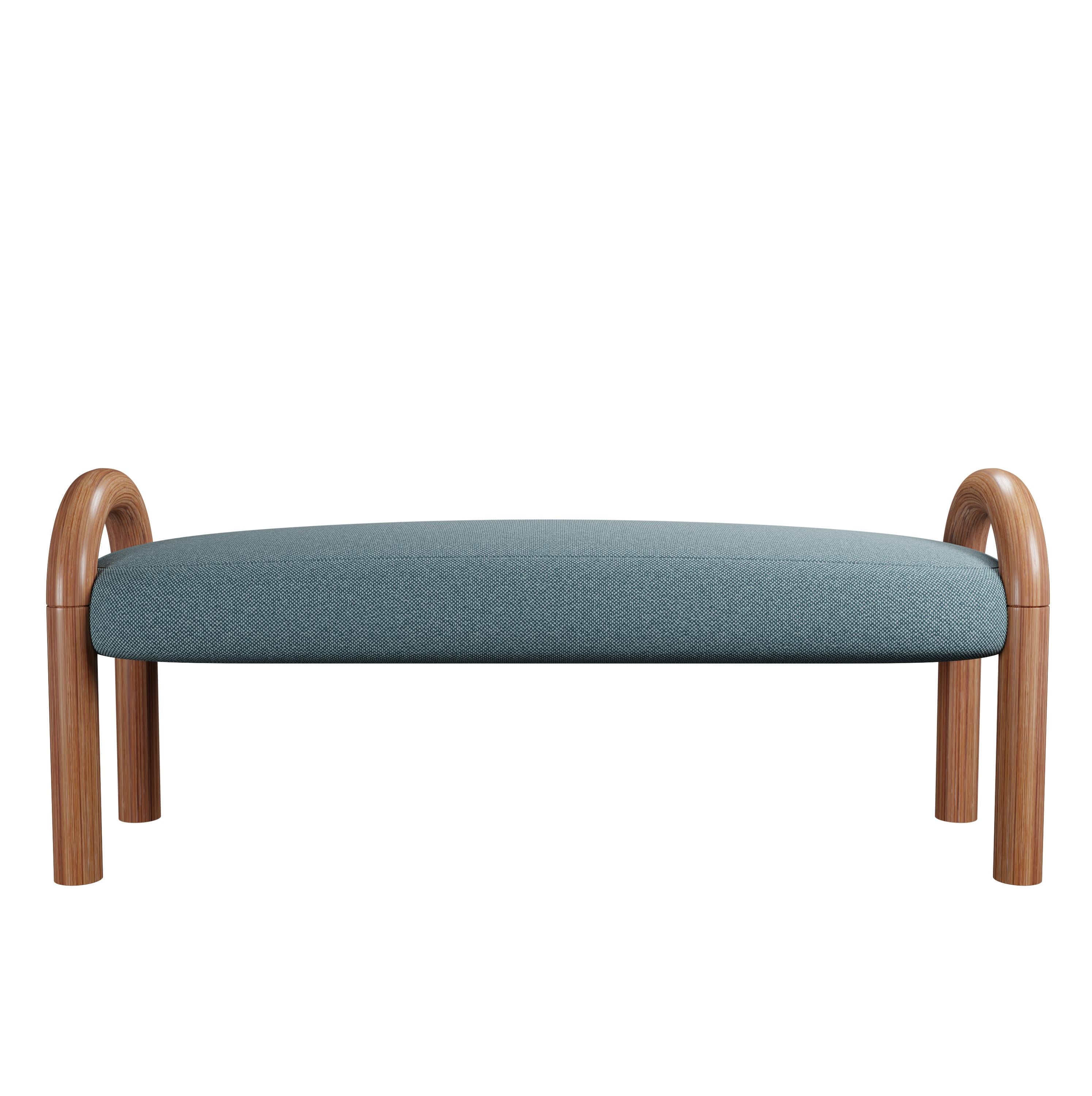 Voici notre ligne Moss, au design intemporel et au cadre en bois robuste. Fabriquées en bois de haute qualité, ces chaises sont conçues pour durer et offrent à la fois confort et style. Disponibles dans une variété de finitions et d'options de