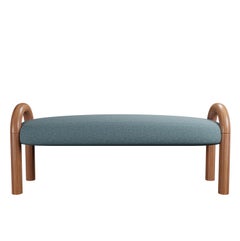 Banc U du 21e siècle en tissu bleu à tissage uni fabriqué à la main par Murmurio