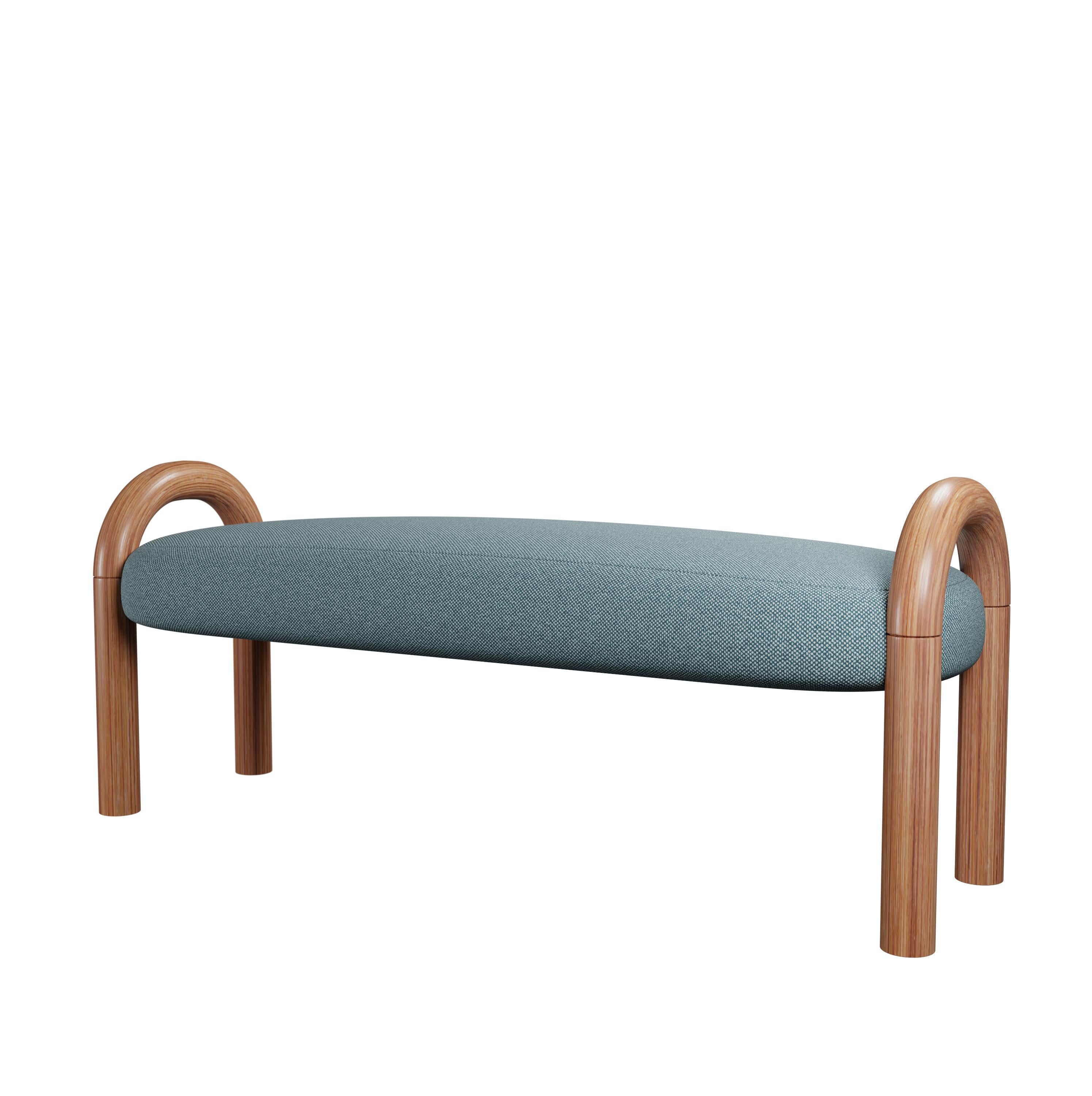 Moderne Banc U du 21e siècle en tissu bleu à tissage uni fabriqué à la main par Murmurio en vente