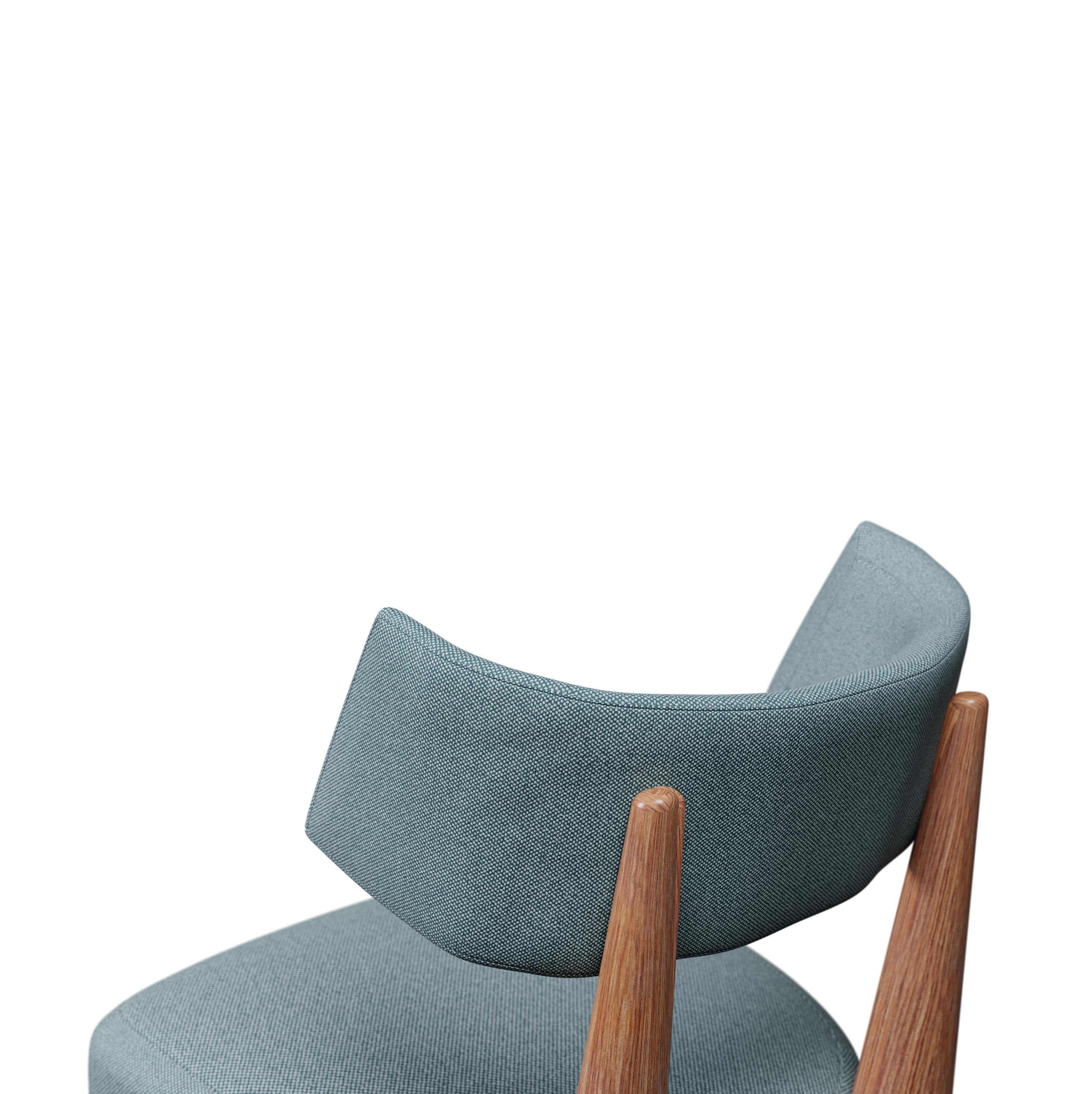 Tissu Chaise Moss du 21e siècle en tissu bleu tissé uni, fabriquée à la main par Murmurio en vente