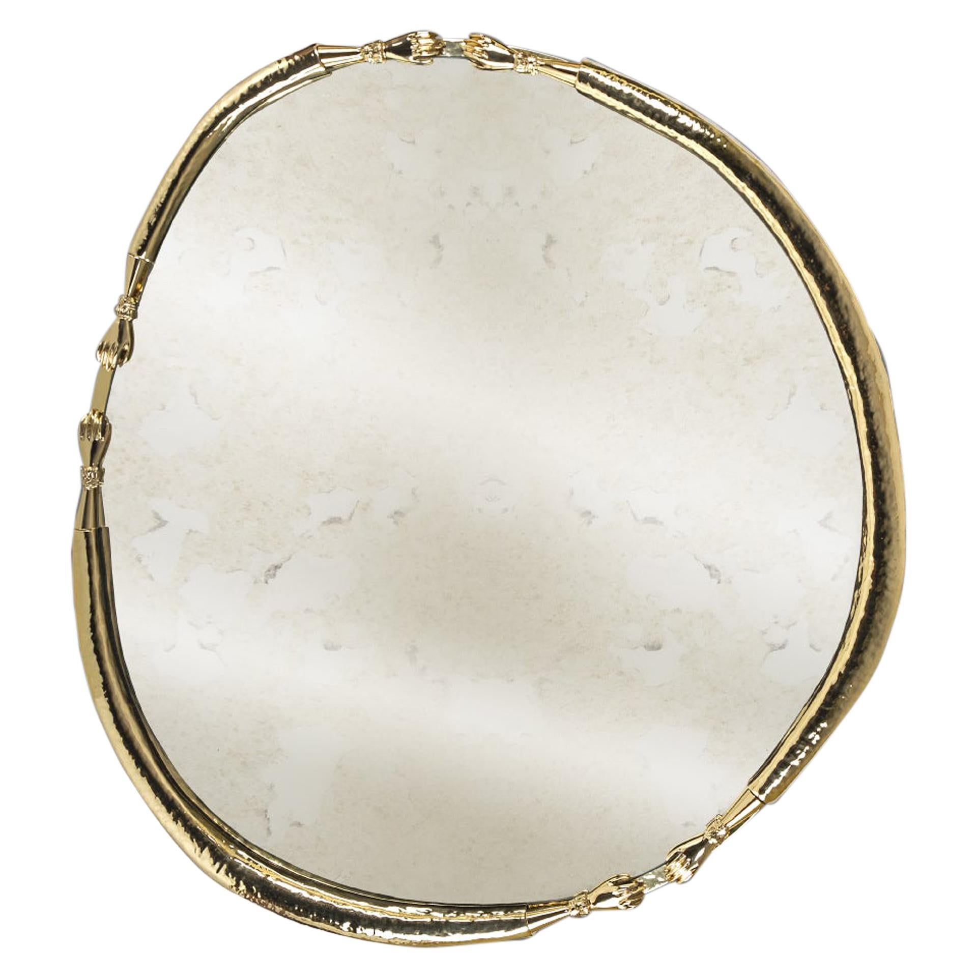 Ovaler La Joie-Spiegel aus gealterter Bronze, poliertem, gehämmertem Messing, 21. Jahrhundert im Angebot