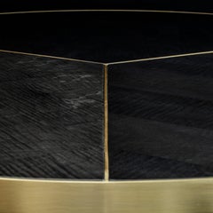Ray Round Dining Table, High Gloss Frisé Grey Sicamore, Brass details