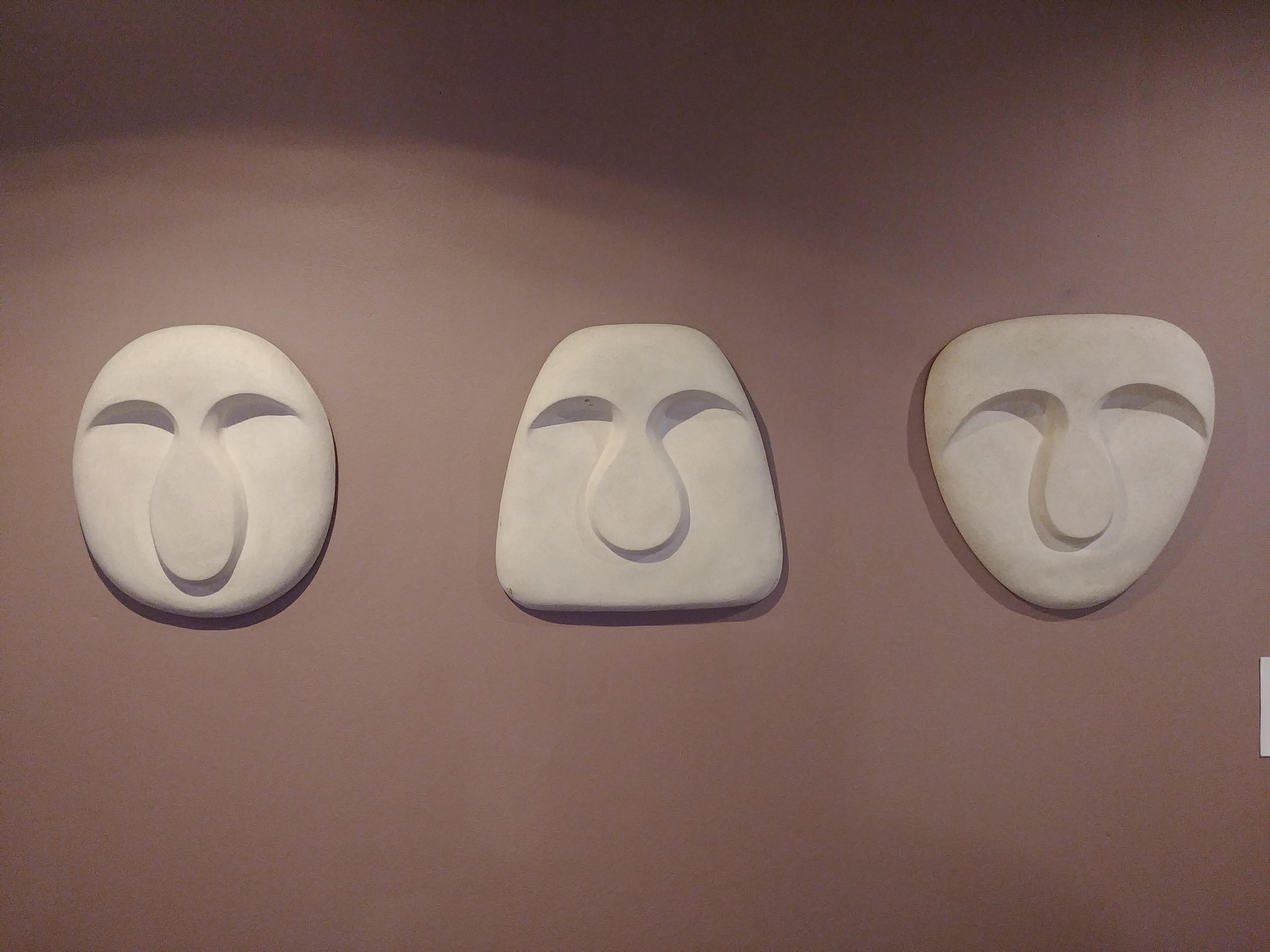 Set Wandskulpturen des 21. Jahrhunderts, handgefertigte Stuccoforte-Maske Idoli, Kanz  im Angebot 2