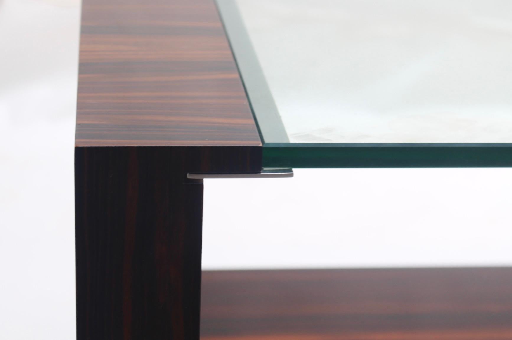 Minimalist Macassar 