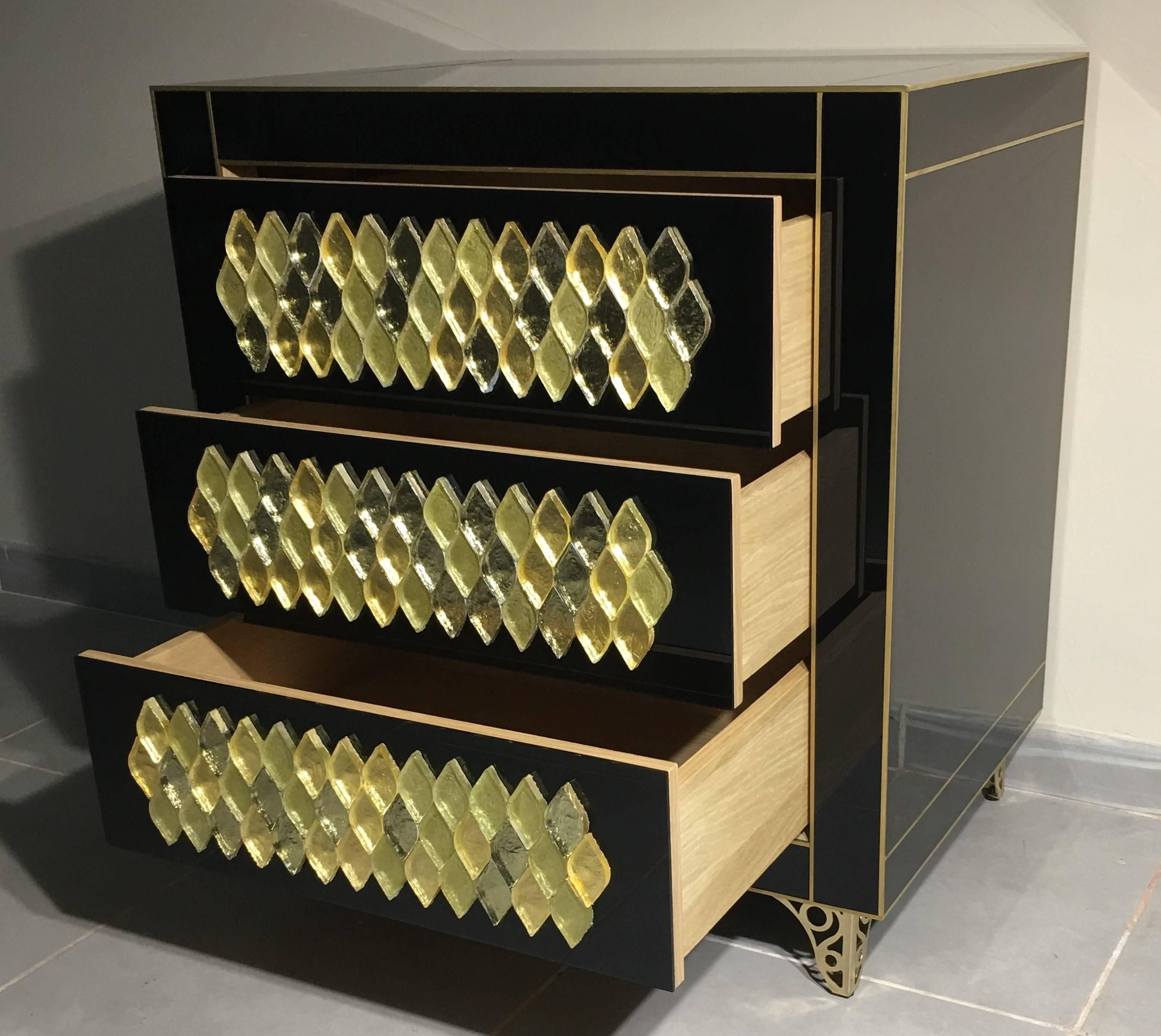 Contemporary 21th Handmade Mirrored Commode or Chest of Drawers in Murano Glass & Brass Inlay