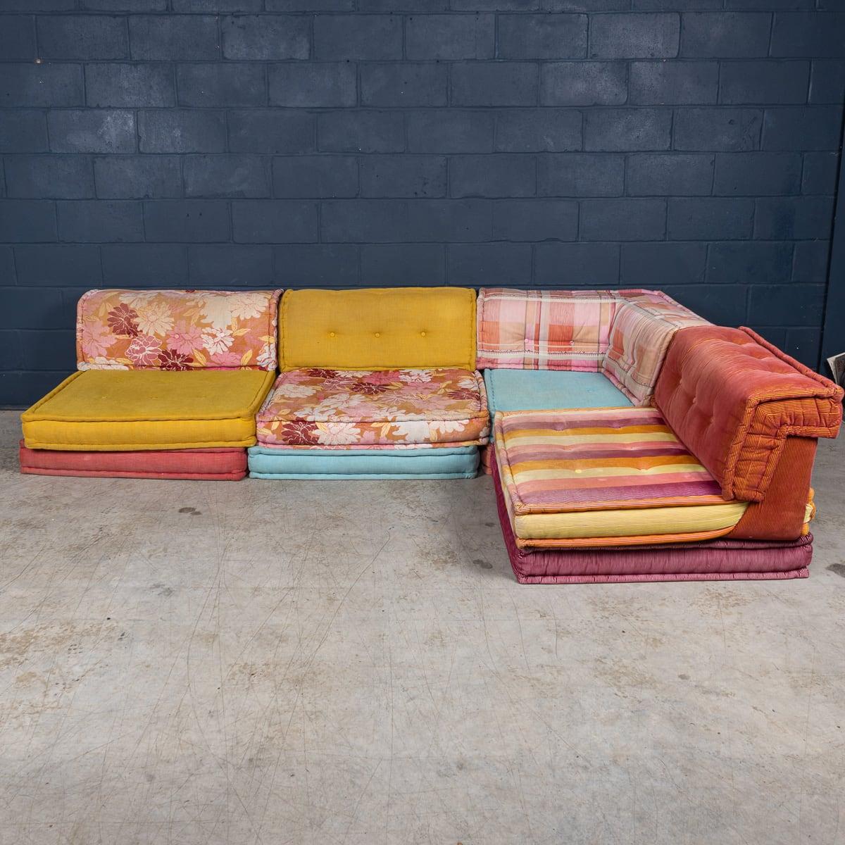 MORE photos are available on request. For competitive shipping quotes, please contact us with you zipcode and we'll ask our shippers.


Elevate a living space with this stunning designer “Mah Jong” modular sofa suite by Roche Bobois. The set
