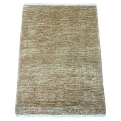 Alfombra oriental de lana Ghazni, tejida a mano, de 2'1" x 2'10", de color marrón liso, con diseño sencillo