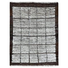 2'1"x2'8" Daisy White Moroccan Weave with Grid Design Hand Knotted Wool Mat Rug