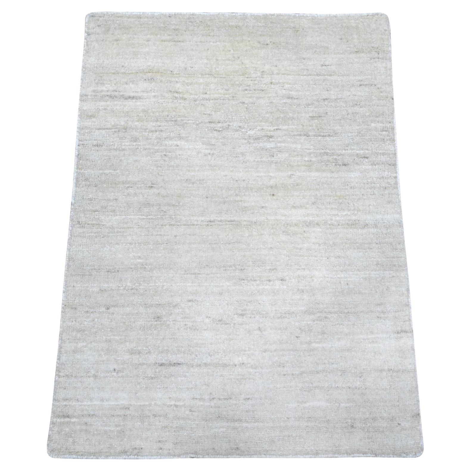 2
1 "x3
Bone White Single Color Modern Peshawar Tappeto annodato a mano in pura lana