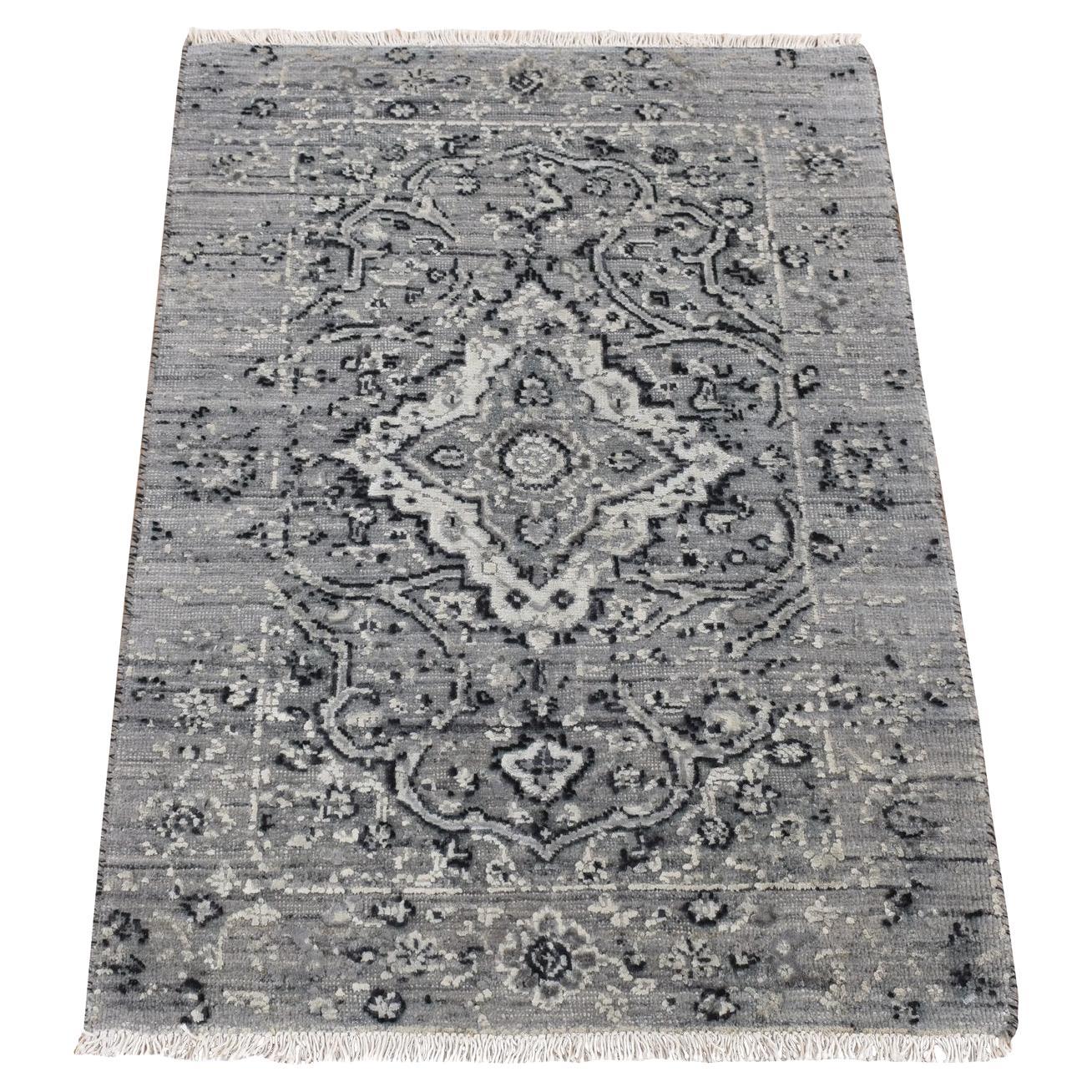 Tappeto grigio persiano Erased Design in seta e lana annodato a mano Knots Rugs
