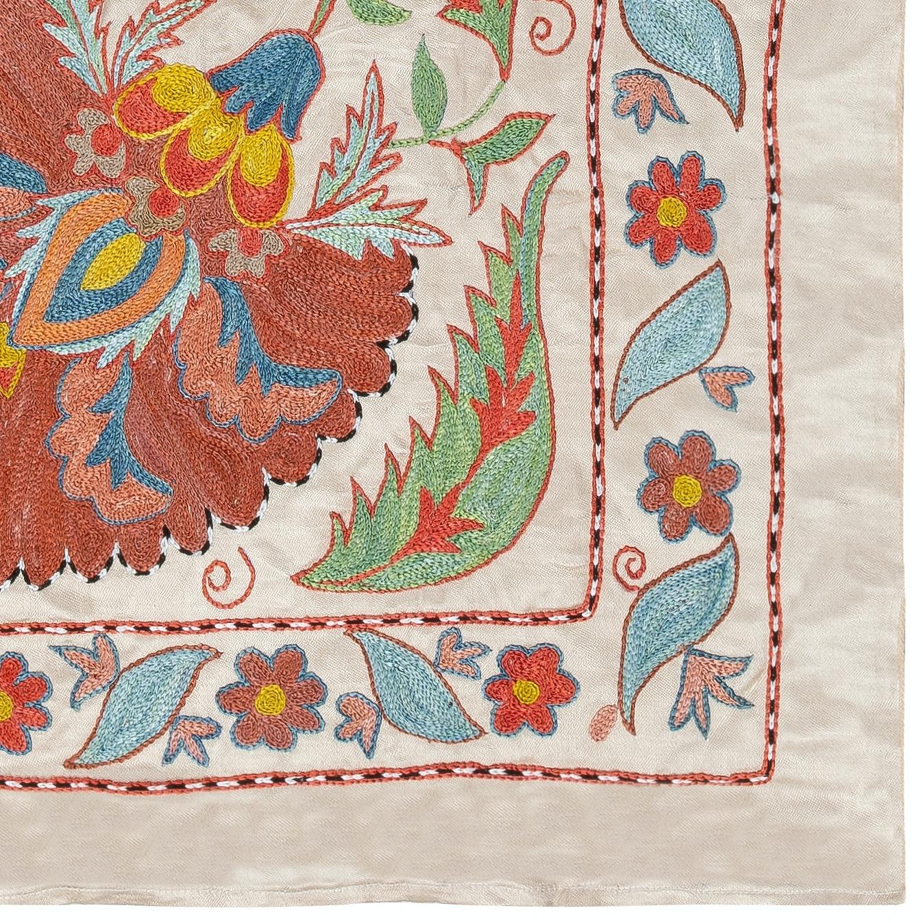 21x37 in 100% Silk Wall Hanging. Hand Embroidered Tablecloth. Modern Wall Decor In New Condition For Sale In Spring Valley, NY