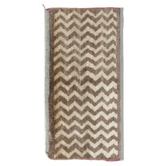 Tappeto vintage Tulu fatto a mano in marrone e beige con Zig Zag Design