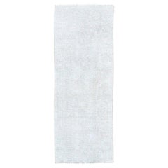 Alfombra de pasillo de lana persa de Tabriz, de estilo vintage, anudada a mano, de color marfil, de 2'1" x 5'9", con pelo corto y fino