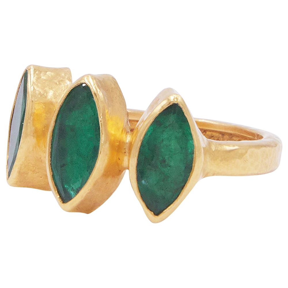 GURHAN 22-24 Karat Hammered Yellow Gold and Faceted Marquise Emerald Band Ring For Sale