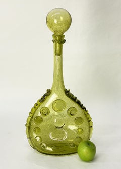 Carafe en verre soufflé à la main « Bubble » de 22 pouces, couleur vert olive, avec bouchon, Biot, France