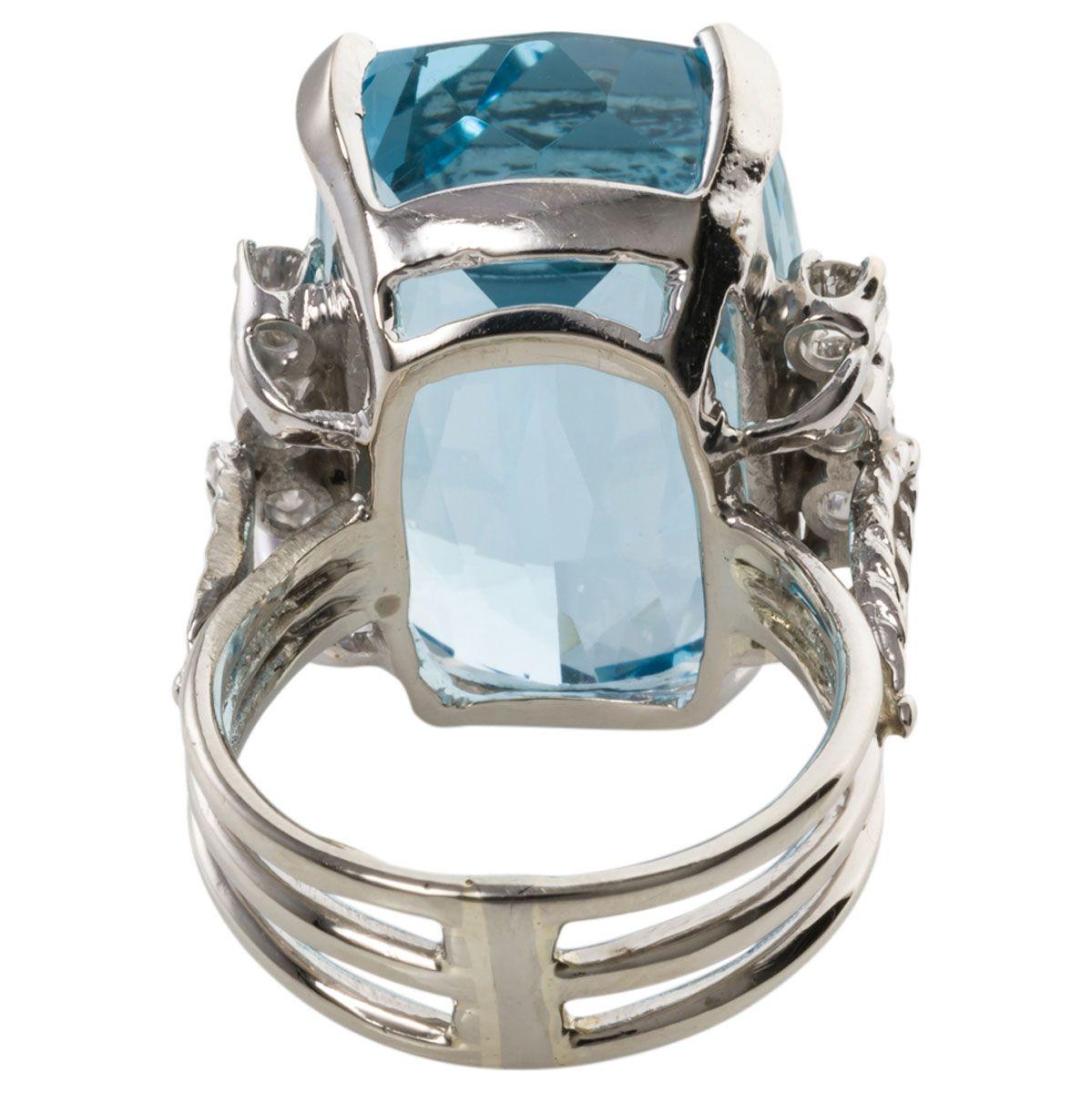 22 carat aquamarine ring