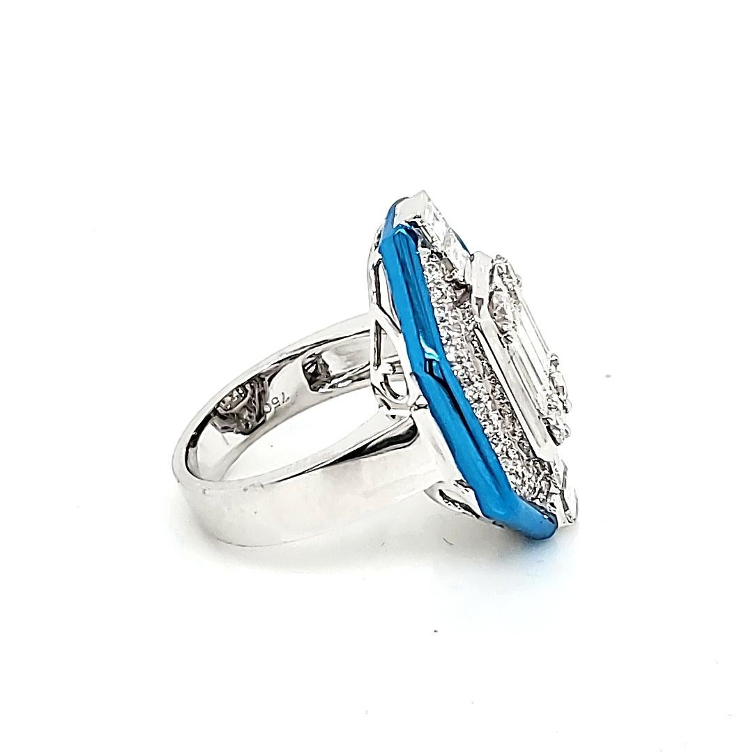 2.2 Carat Baguette, Round Diamond White Gold Ring In New Condition For Sale In New York, NY