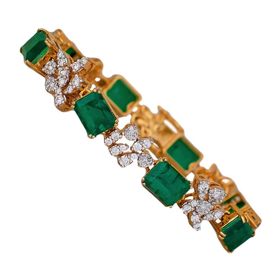 Classic,  22 Carat Emerald & Diamond Bracelet, Alternating Gemstones For Sale