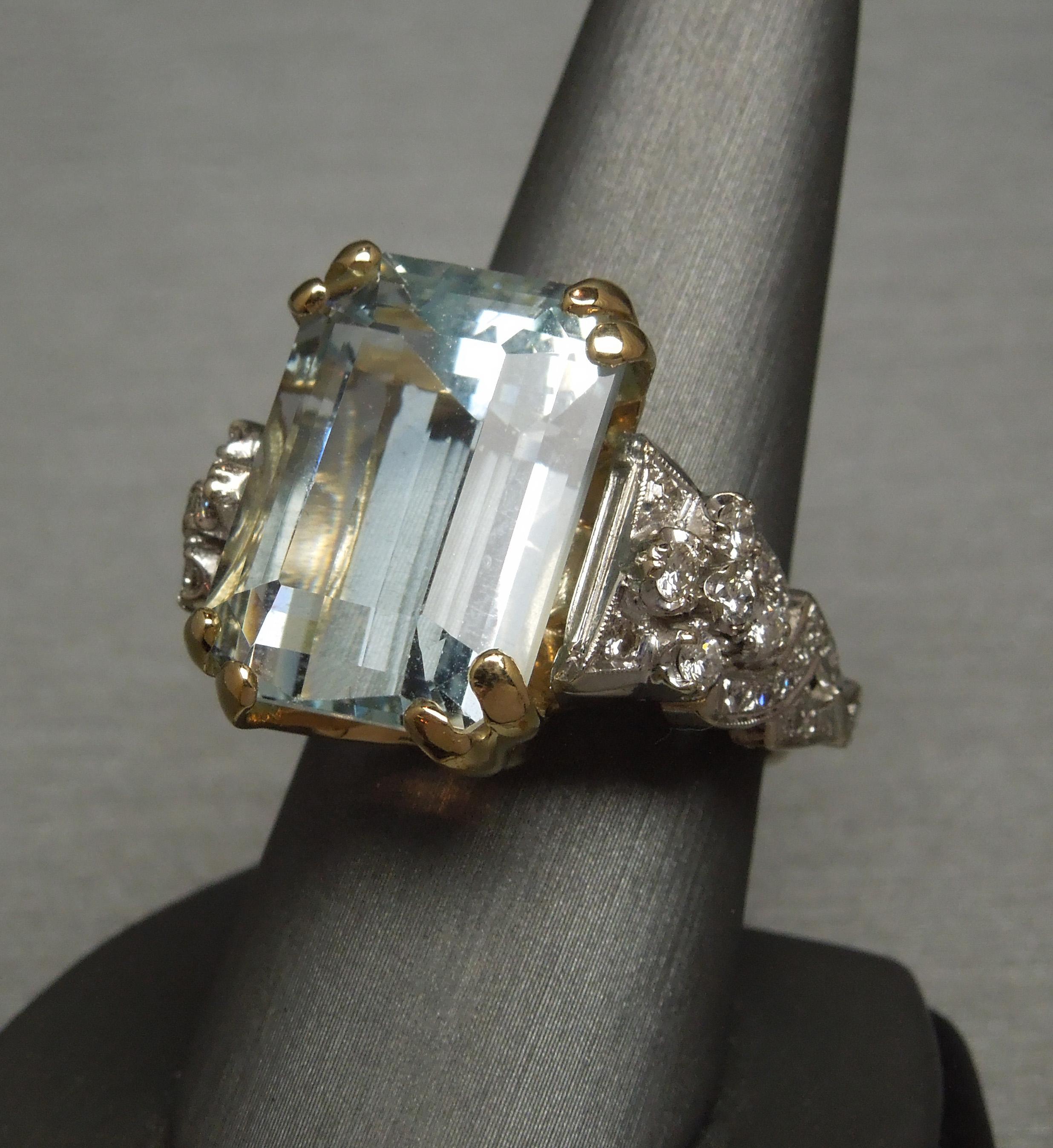 22 Carat Emerald Cut GIA Aquamarine Solitaire and Diamond 14 Karat Gold Ring For Sale 1