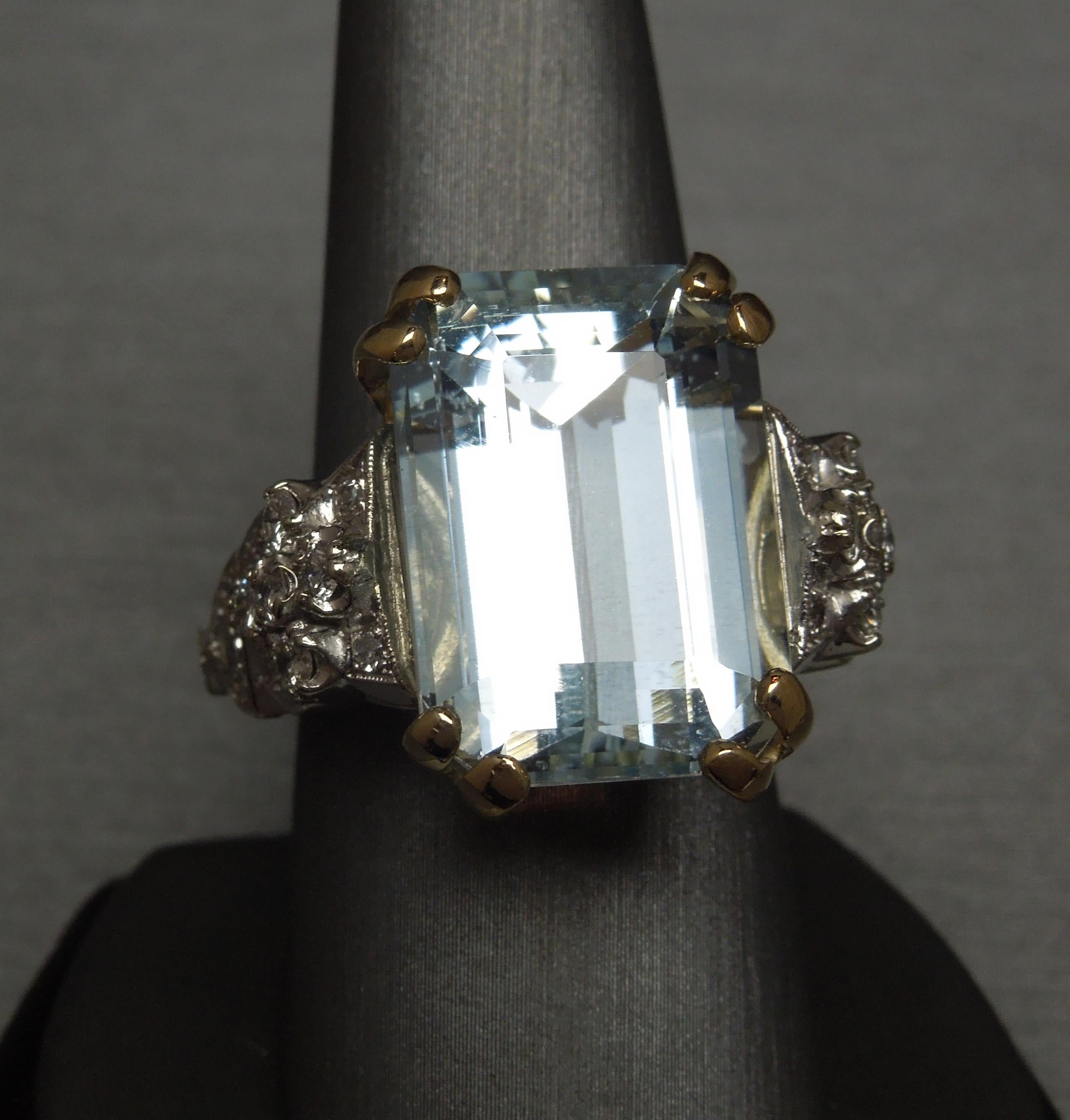 22 Carat Emerald Cut GIA Aquamarine Solitaire and Diamond 14 Karat Gold Ring For Sale 2