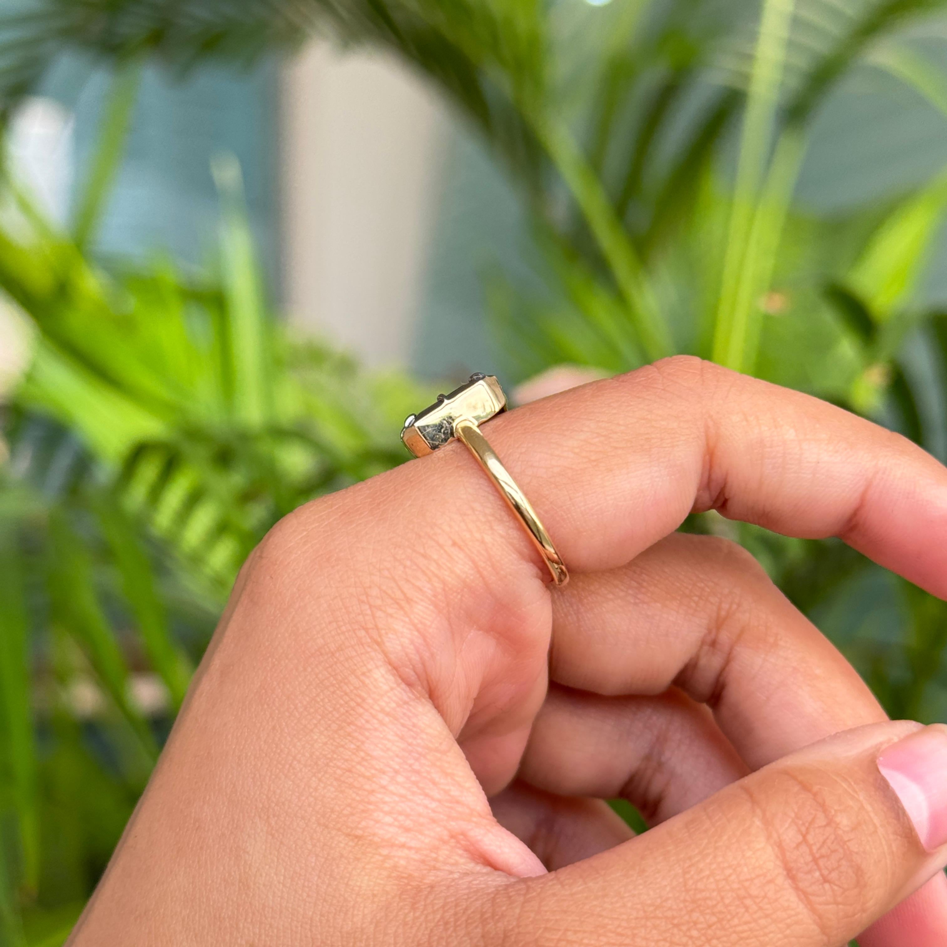 Im Angebot: Statement-Ring mit 2,2 Karat Rubin im Smaragdschliff aus 18 Karat Gelbgold mit schwarzem Rhodium () 13