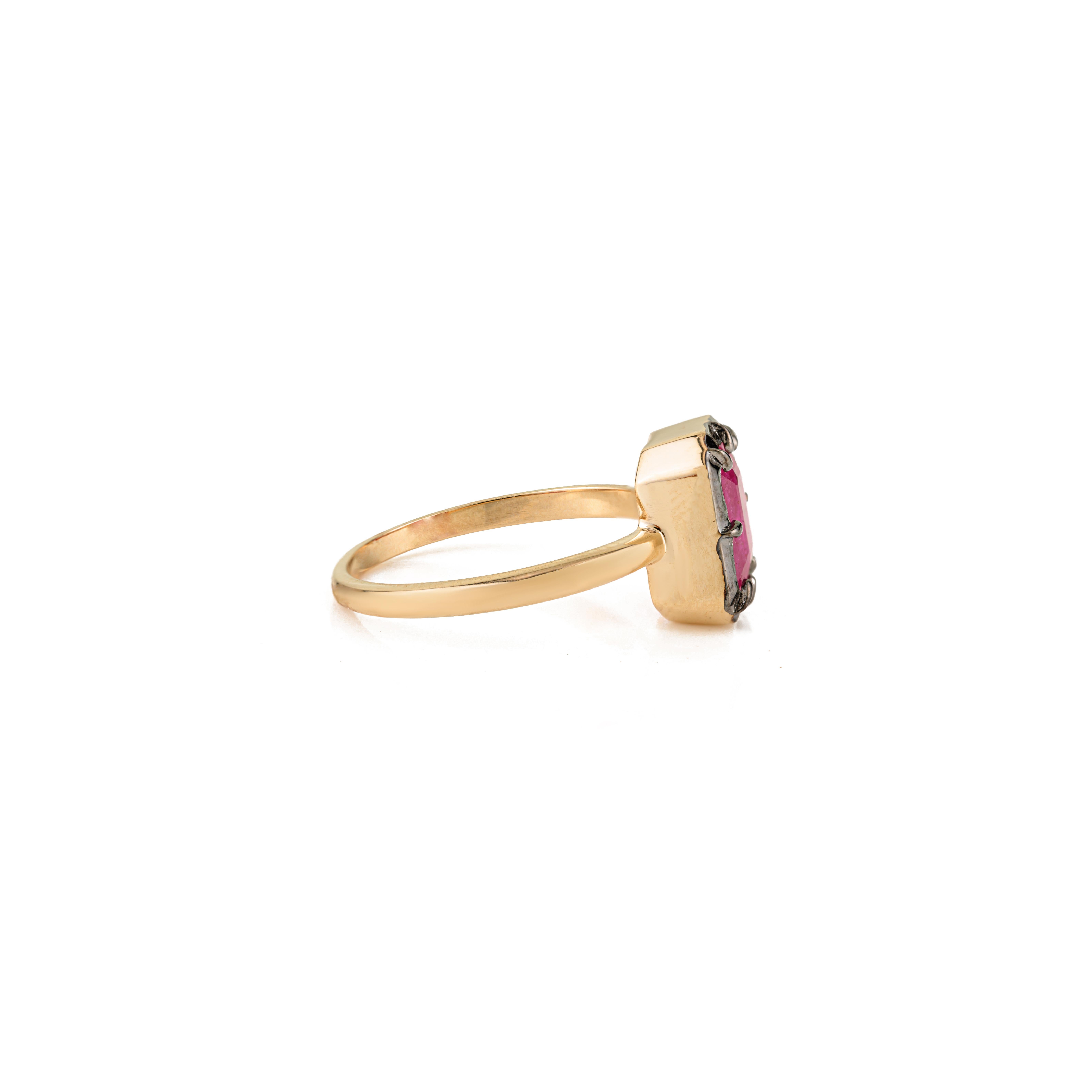 Im Angebot: Statement-Ring mit 2,2 Karat Rubin im Smaragdschliff aus 18 Karat Gelbgold mit schwarzem Rhodium () 3