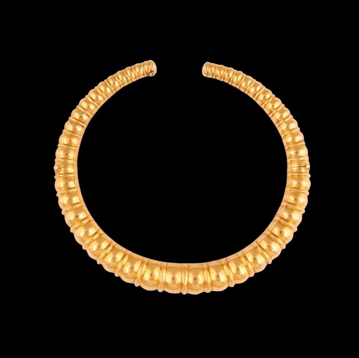 LALAOUNIS 22 Karat Gold Fackel mit abgestuften abgerundeten Schleifenmuster. CIRCA 1970er Jahre im Angebot 6