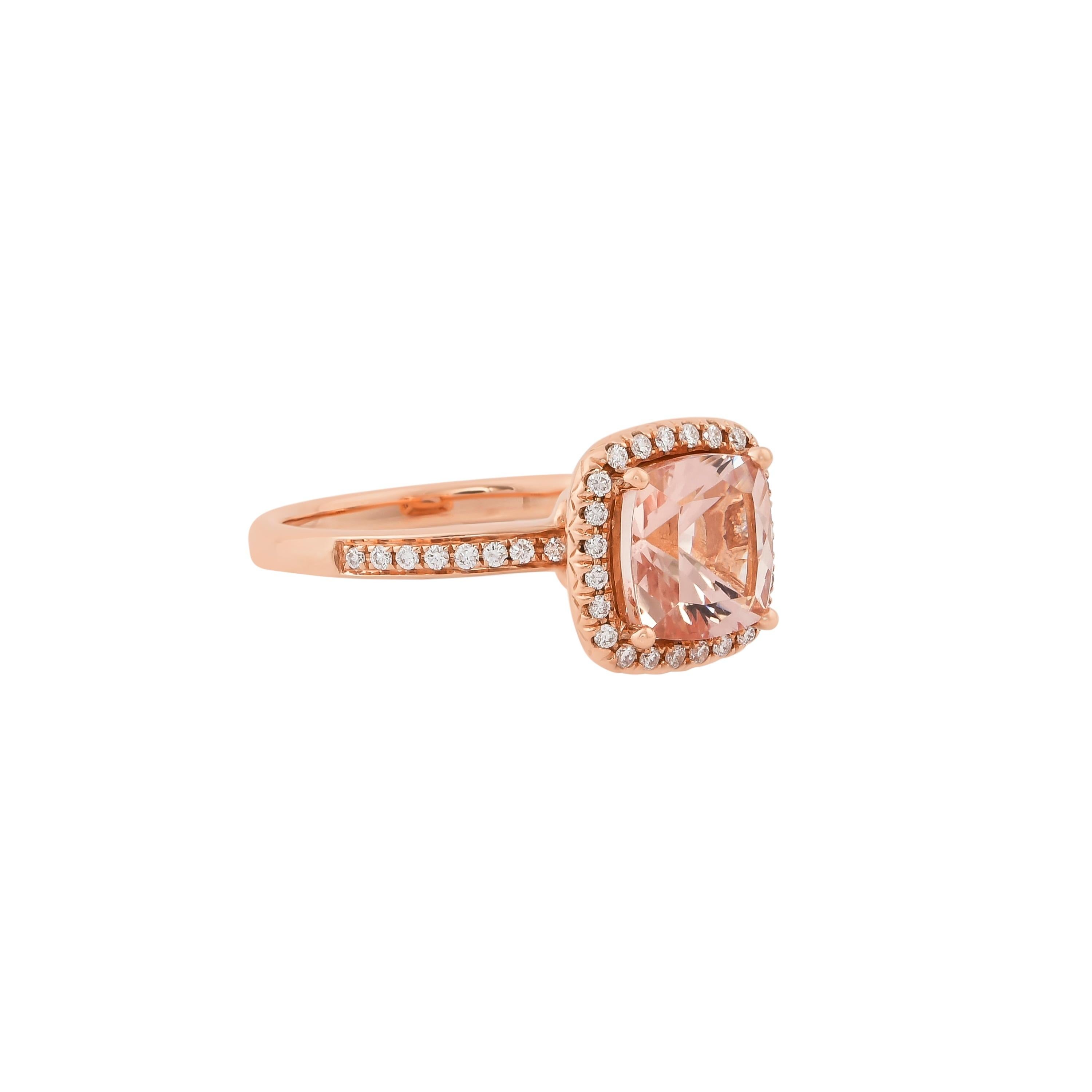 Diese Kollektion bietet eine Reihe von prächtigen Morganiten! Diese mit Diamanten besetzten Ringe sind aus Roségold gefertigt und wirken klassisch und elegant. 

Klassischer Morganit-Ring aus 18 Karat Roségold mit Diamanten. 

Morganit: 2,2 Karat in