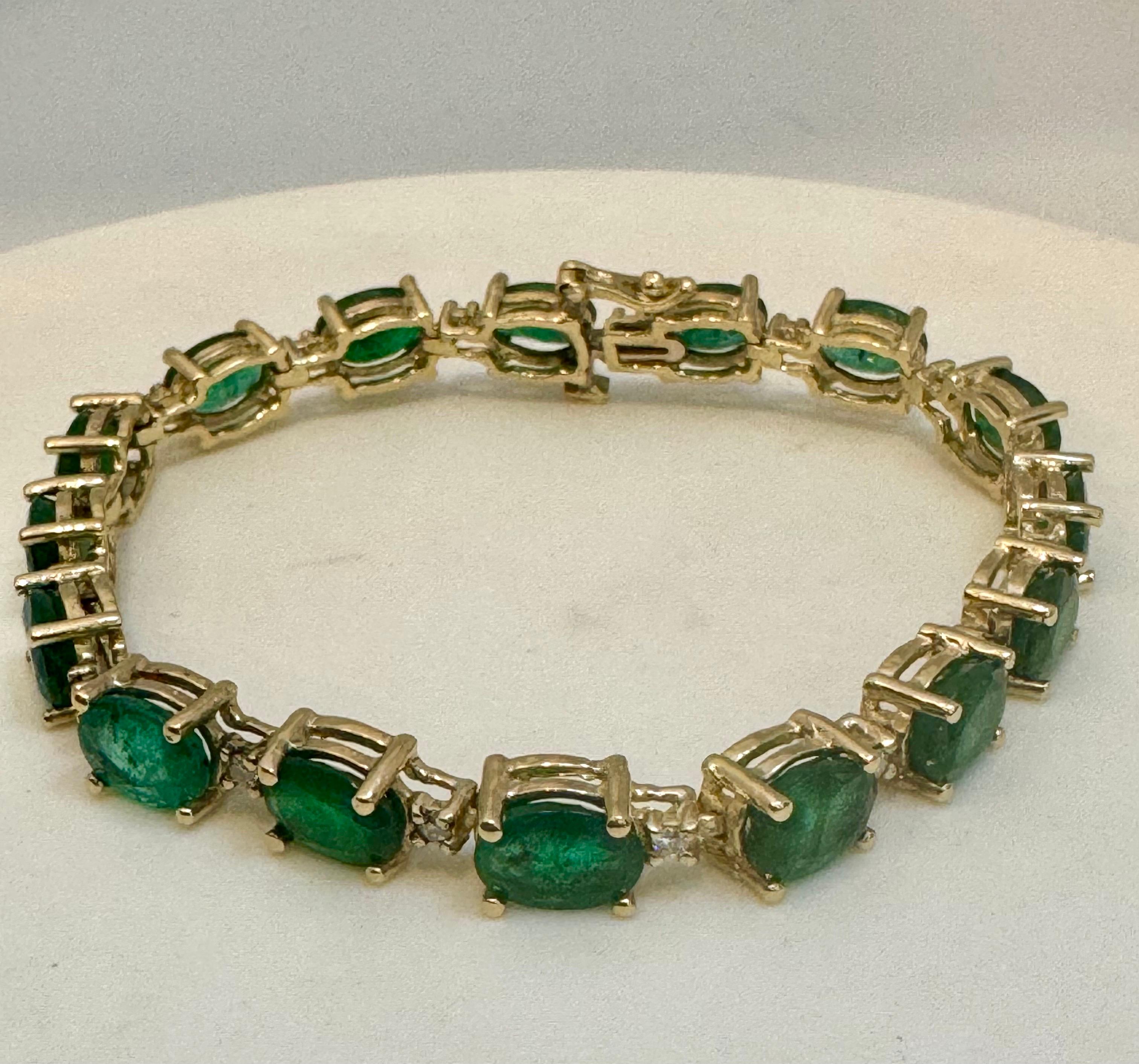 22 Carat Natural Brazilian Emerald & Diamond Tennis Bracelet 14 Kt Yellow Gold For Sale 7