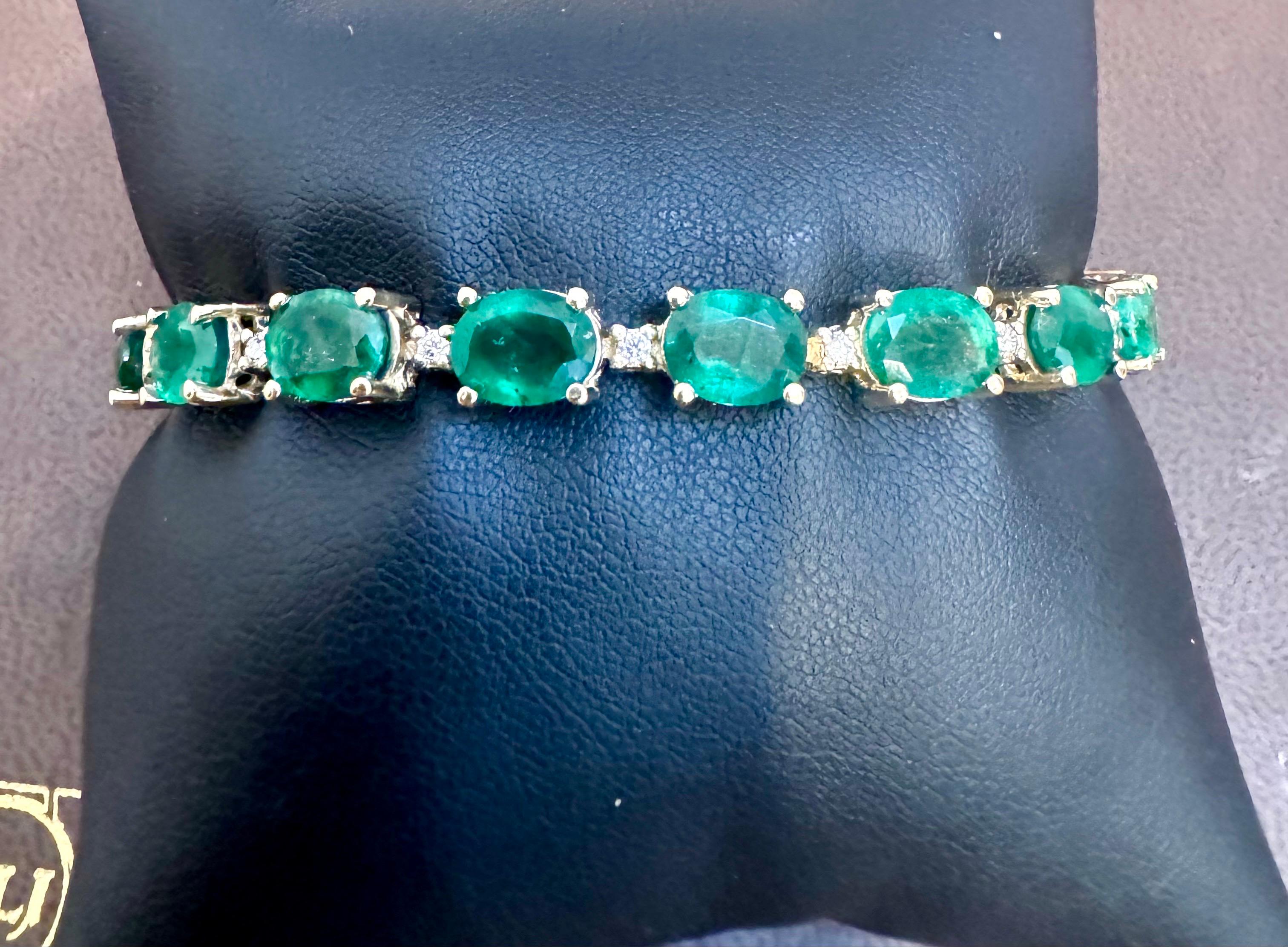 22 Carat Natural Brazilian Emerald & Diamond Tennis Bracelet 14 Kt Yellow Gold For Sale 10