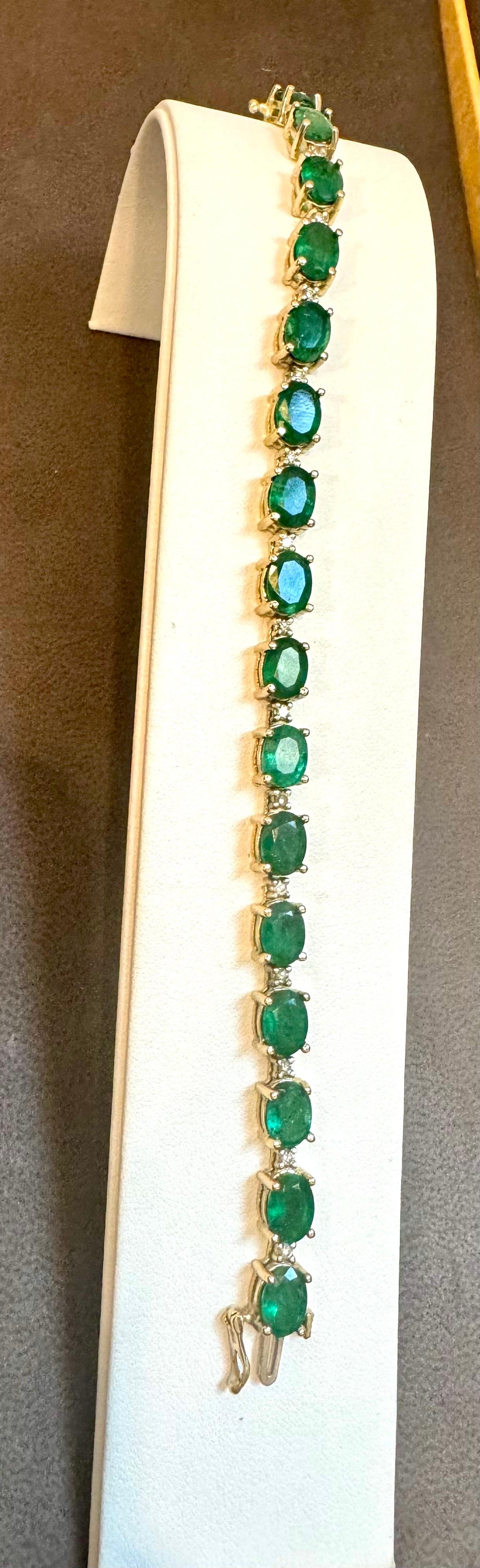 Oval Cut 22 Carat Natural Brazilian Emerald & Diamond Tennis Bracelet 14 Kt Yellow Gold For Sale