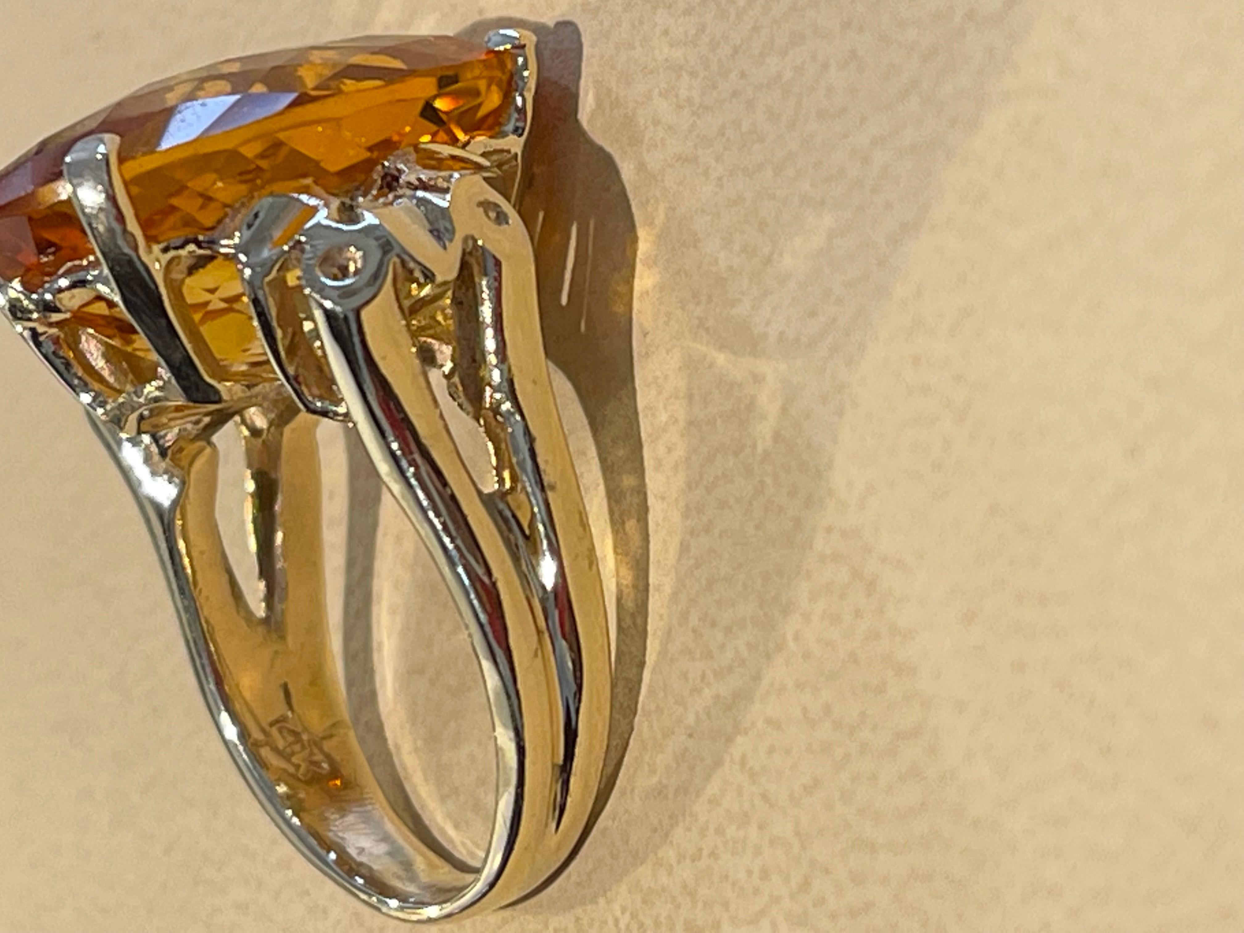 22 Carat Natural Oval Citrine Cocktail Ring in 14 Karat Yellow Gold, Estate For Sale 5