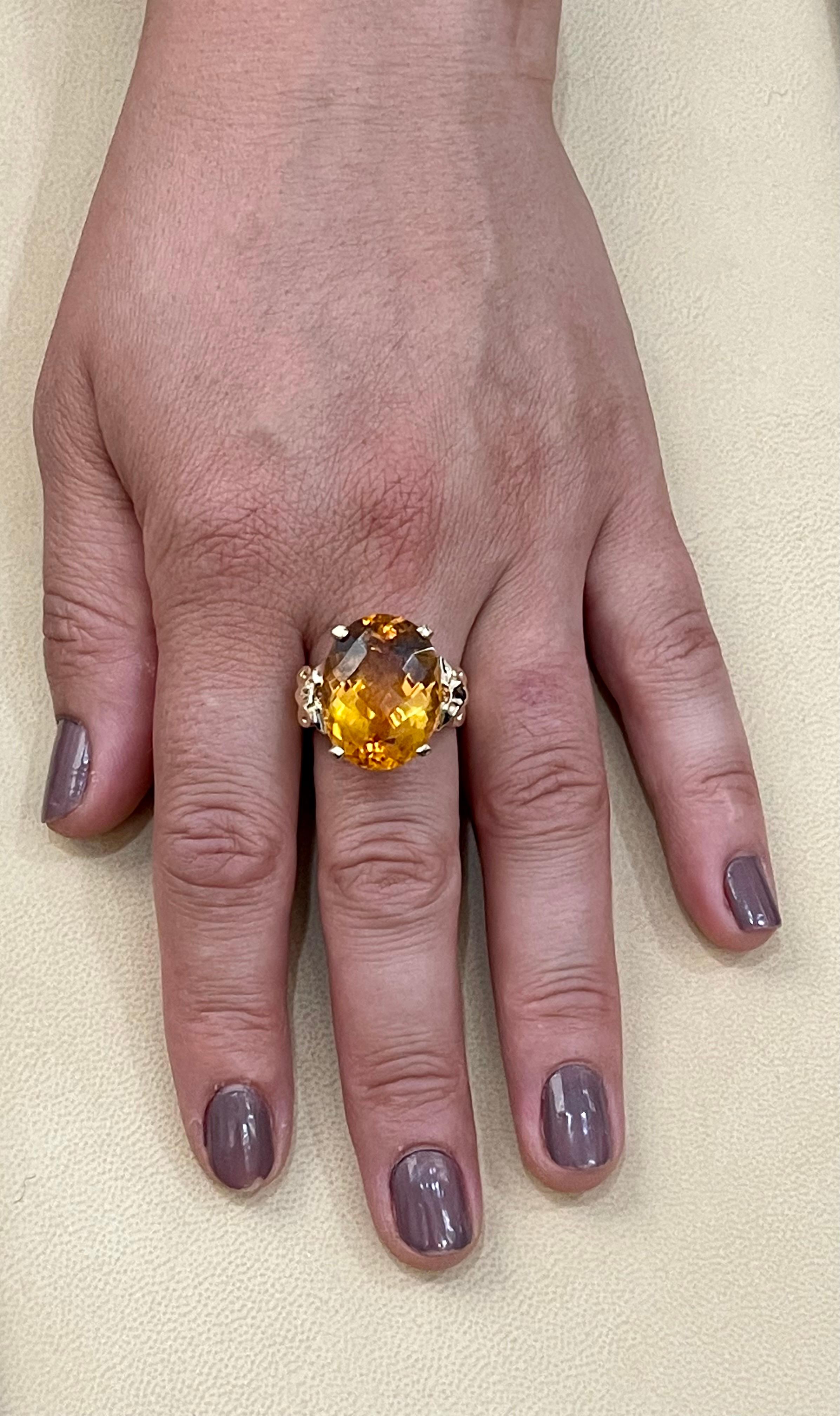 22 Carat Natural Oval Citrine Cocktail Ring in 14 Karat Yellow Gold, Estate For Sale 6