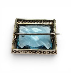 Art-Déco-Brosche mit einem 22-Karat-Aquamarin aus Santa Maria und Diamanten