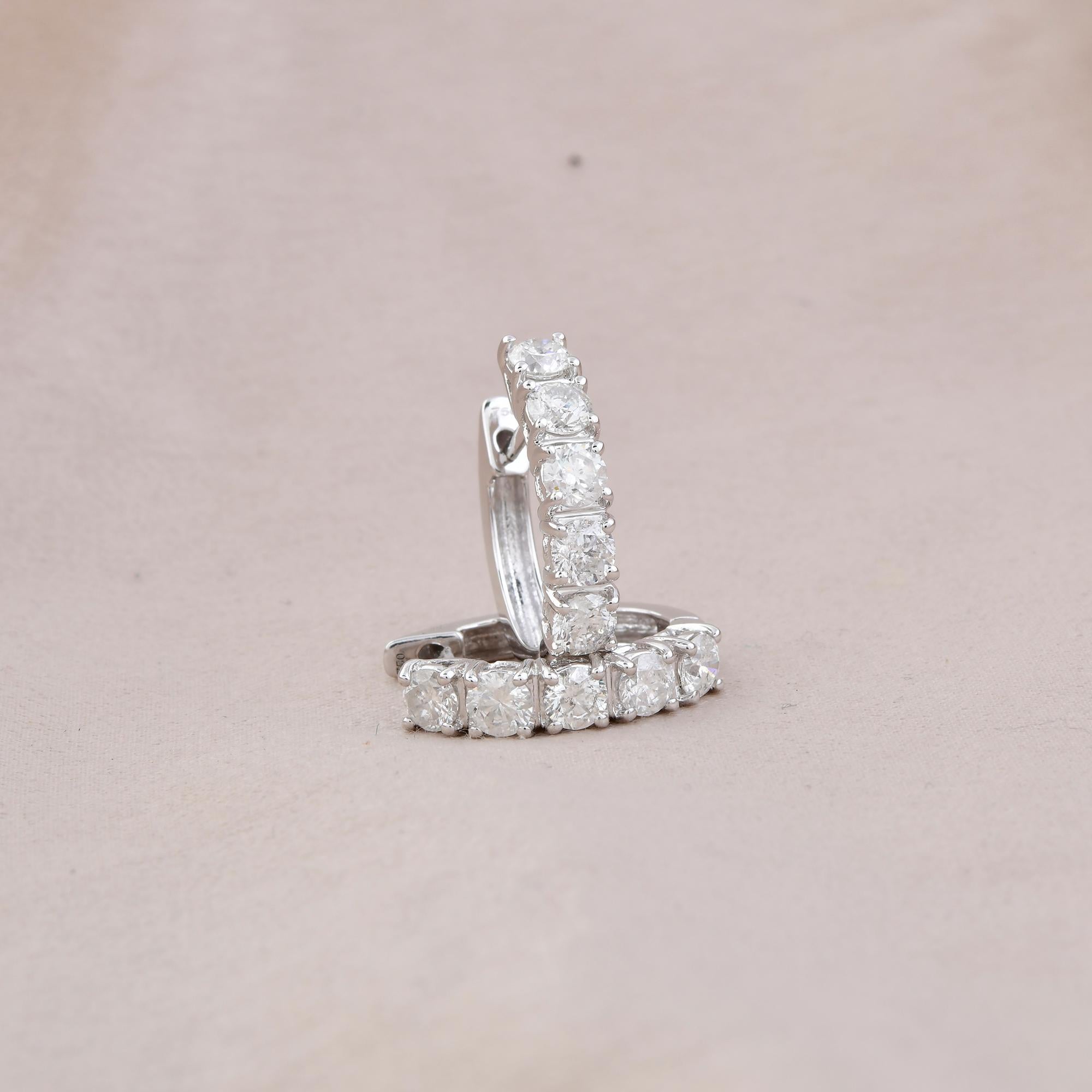 2,2 Karat SI Reinheit HI Farbe Diamant Kleiner Creolenring 18 Karat Weißgold (Moderne) im Angebot