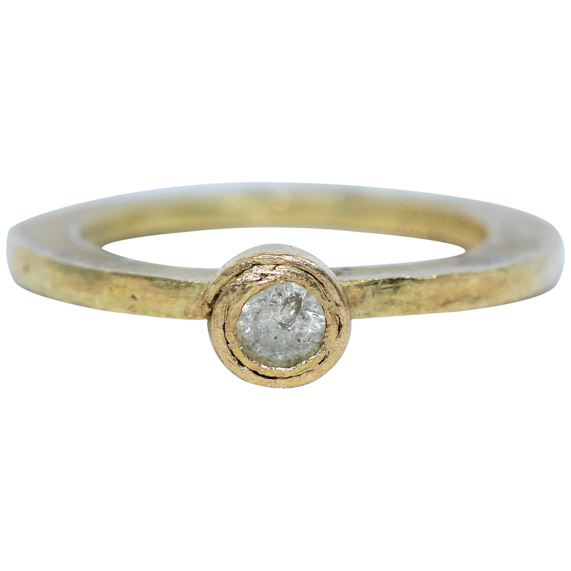 Bague de fiançailles de mariage alternative en or 18 carats recyclé avec diamant jaune 0,22 carat en vente