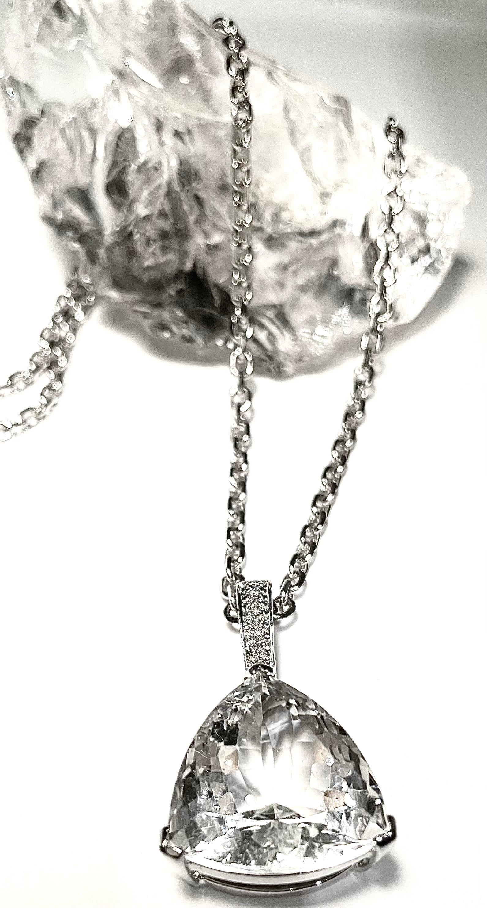 Trillion Cut White Topaz 22 Carats Pendant with Pave Diamonds Chain Necklace For Sale