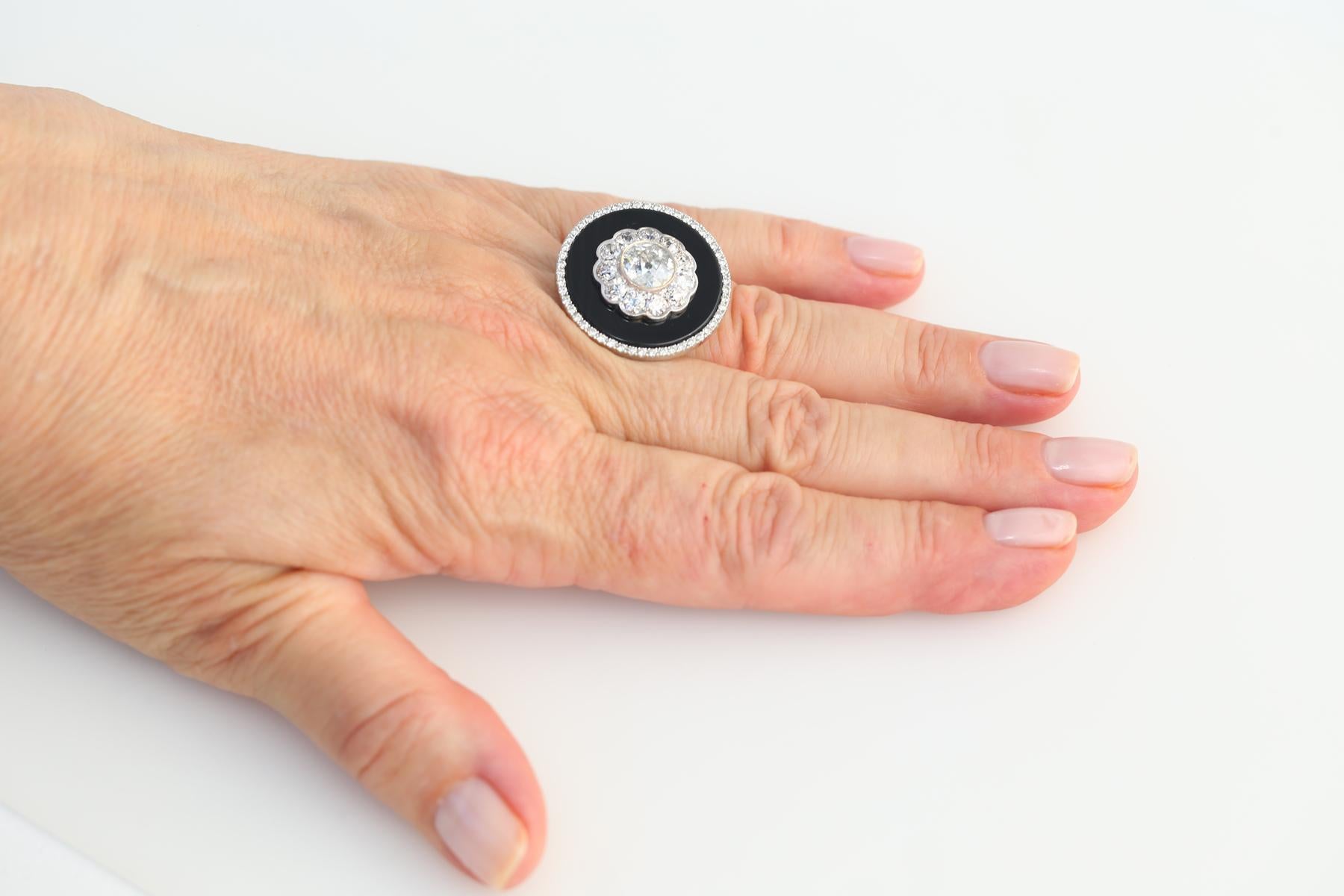 2.2 Ct Center Stone 4.35 Ct Diamonds Onyx Ring White Gold Certified, 1930 For Sale 5