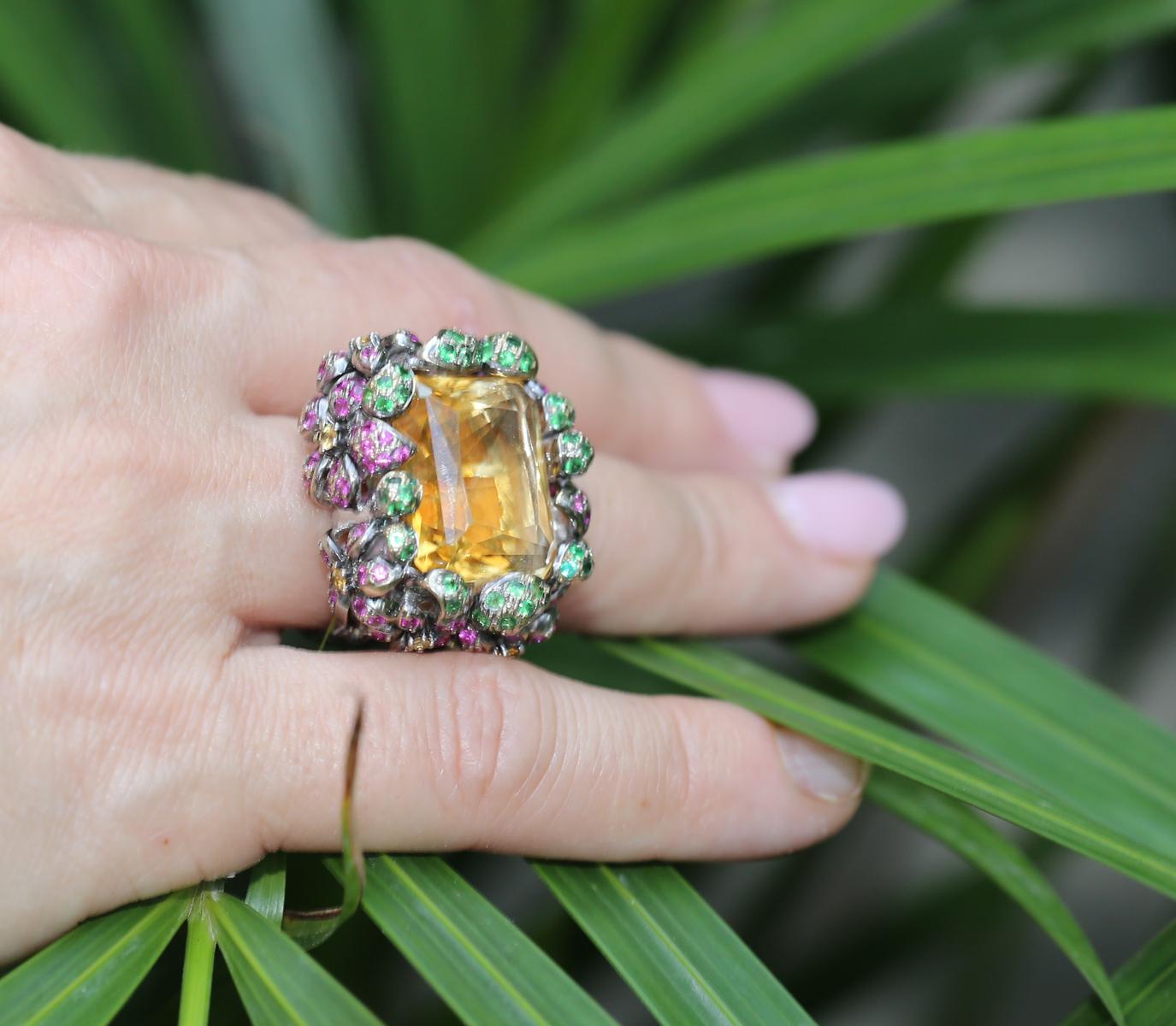 22 Ct Citrine Tsavorite Diamants Rubis Bague à grappe florale en or 18K, 2000 en vente 5