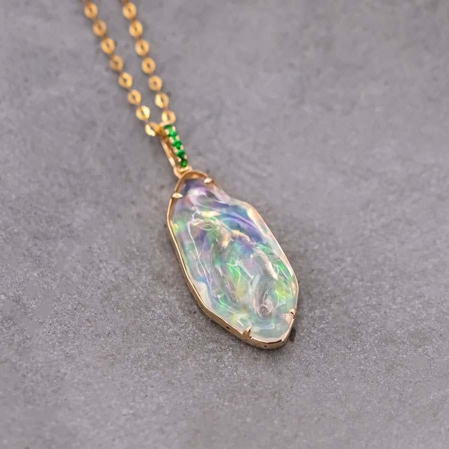 2.2 ct Mexican Fire Opal, Tsavorite Pendant Necklace 18K Yellow Gold Neuf - En vente à Suwanee, GA