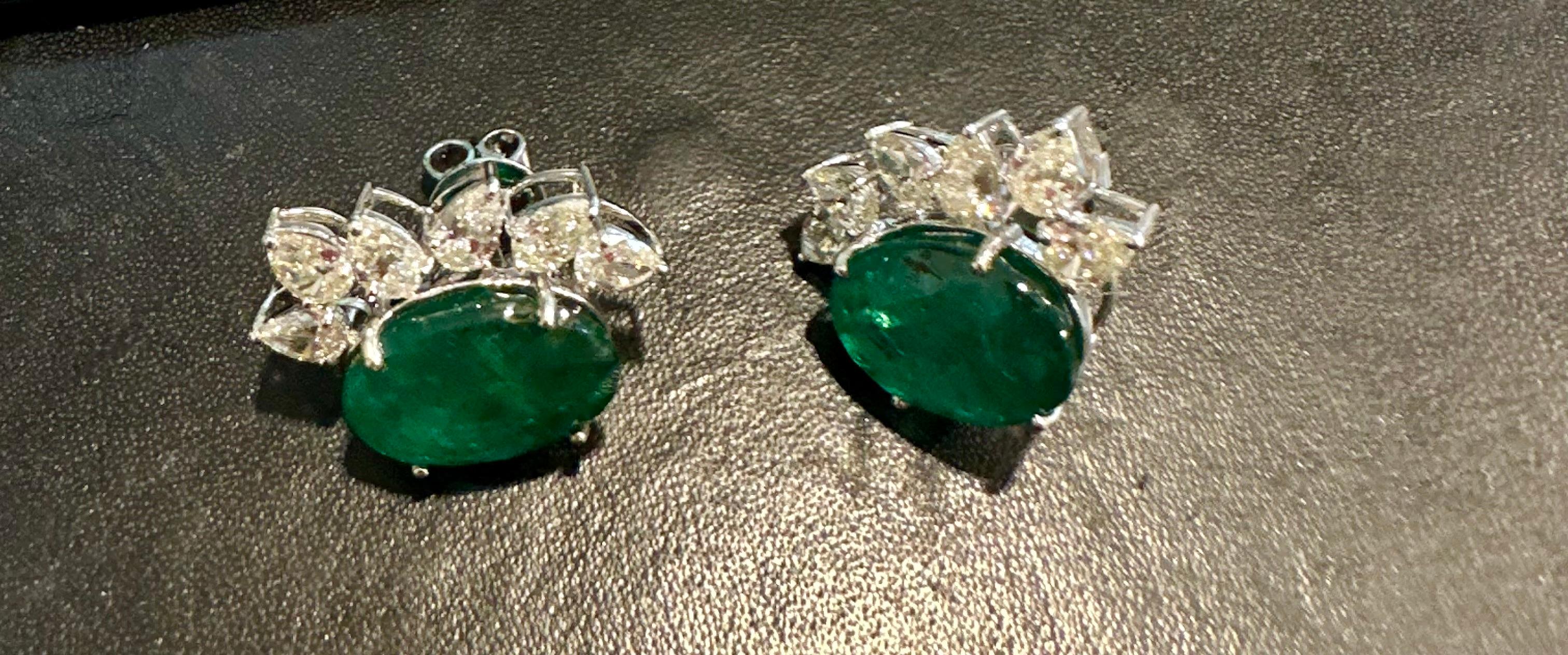 22 Karat natürlicher sambischer Smaragd & 3,60 Karat birnenförmiger Diamant-Ohrstecker, 14KWG im Angebot 15