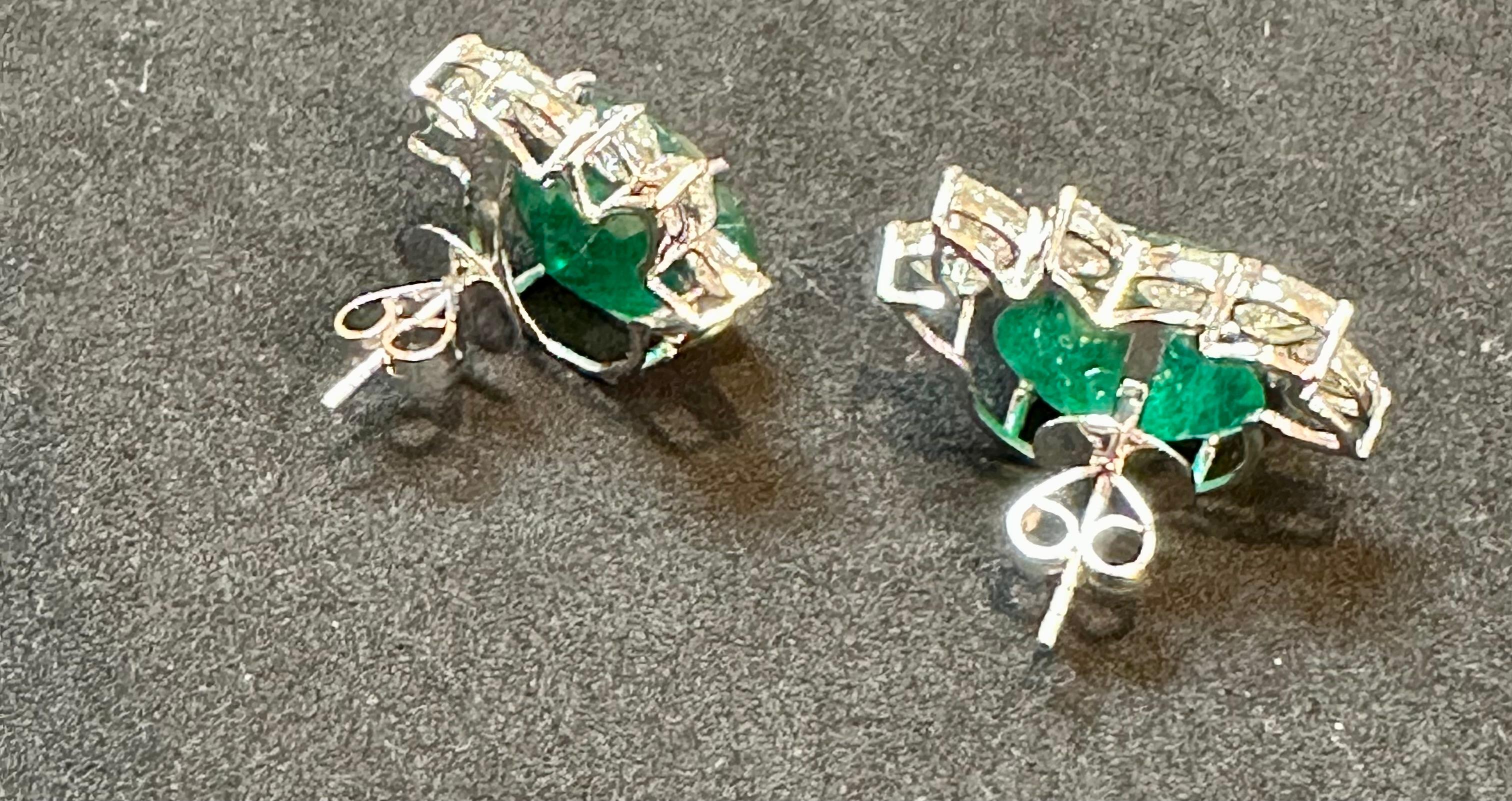 22 Karat natürlicher sambischer Smaragd & 3,60 Karat birnenförmiger Diamant-Ohrstecker, 14KWG im Angebot 2
