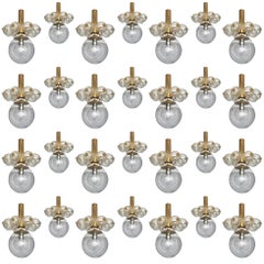 28 Hotel-Kronleuchter mit Messing-Aufhängung, Europa, 1970er