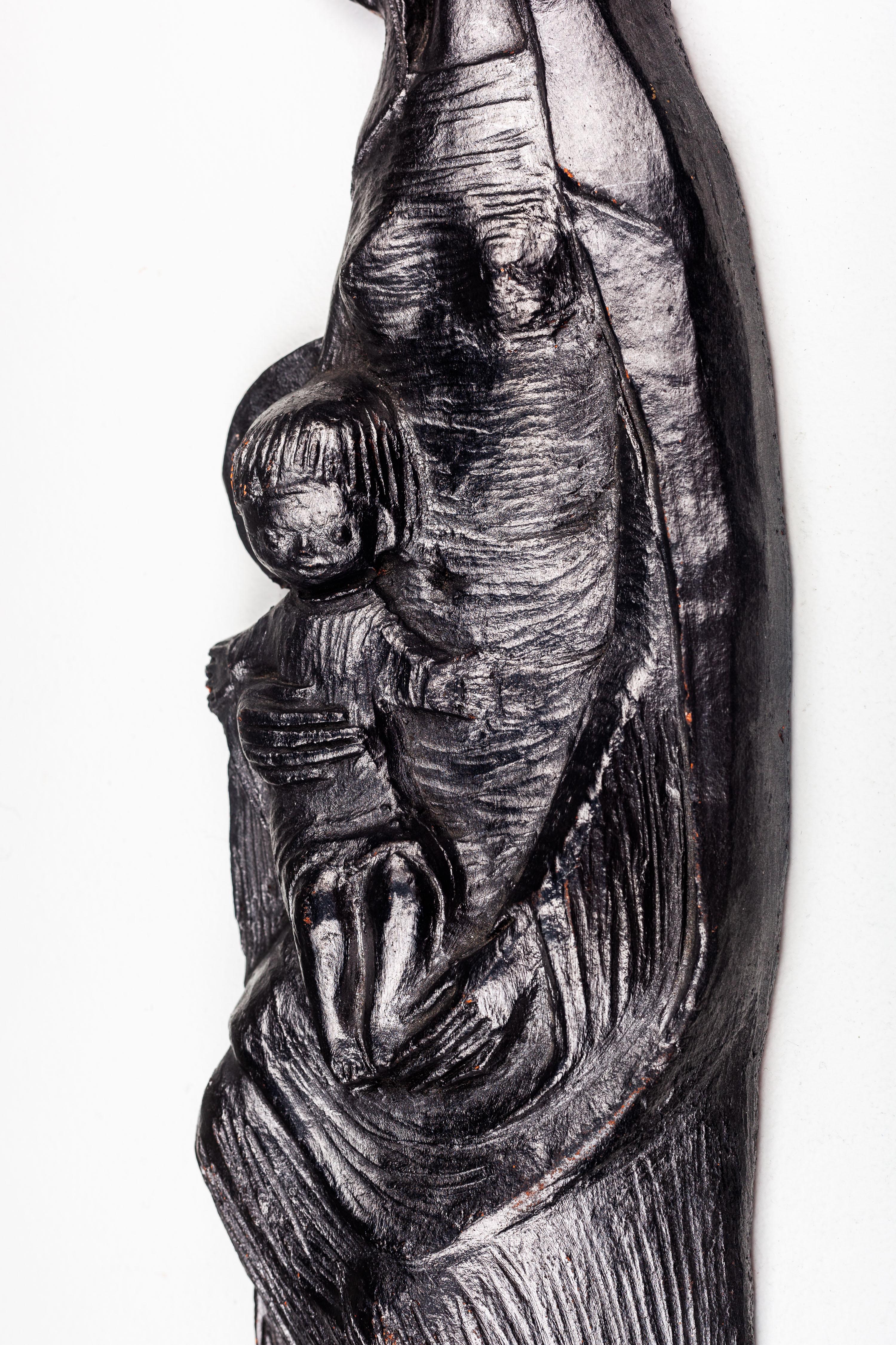 Décoration murale en céramique noire de 22 pouces - Vierge Marie avec ancre parmi les vagues en vente 3