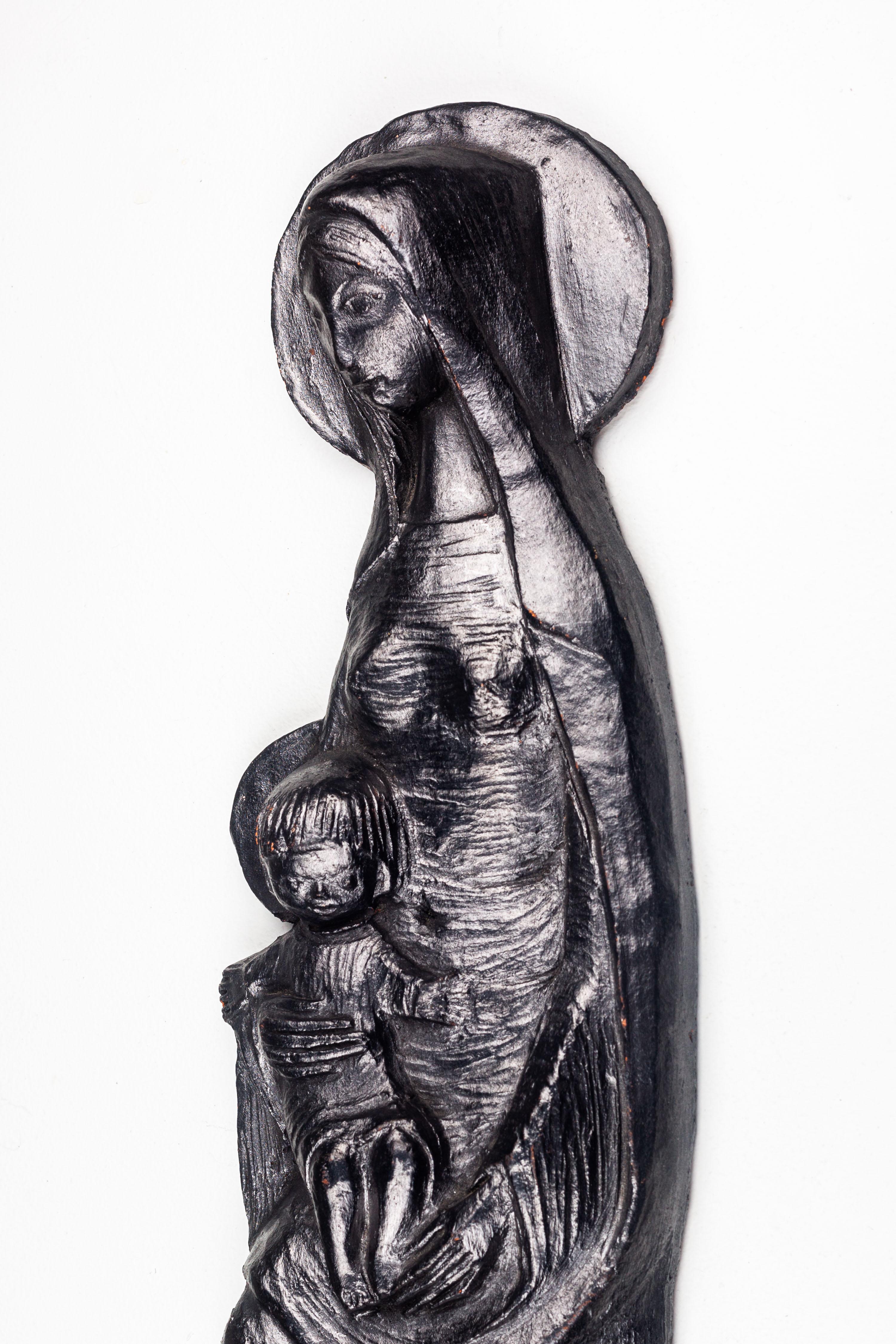 22-Inch Black Ceramic Wall Decoration - Virgin Mary with Anchor Among the Waves For Sale 10