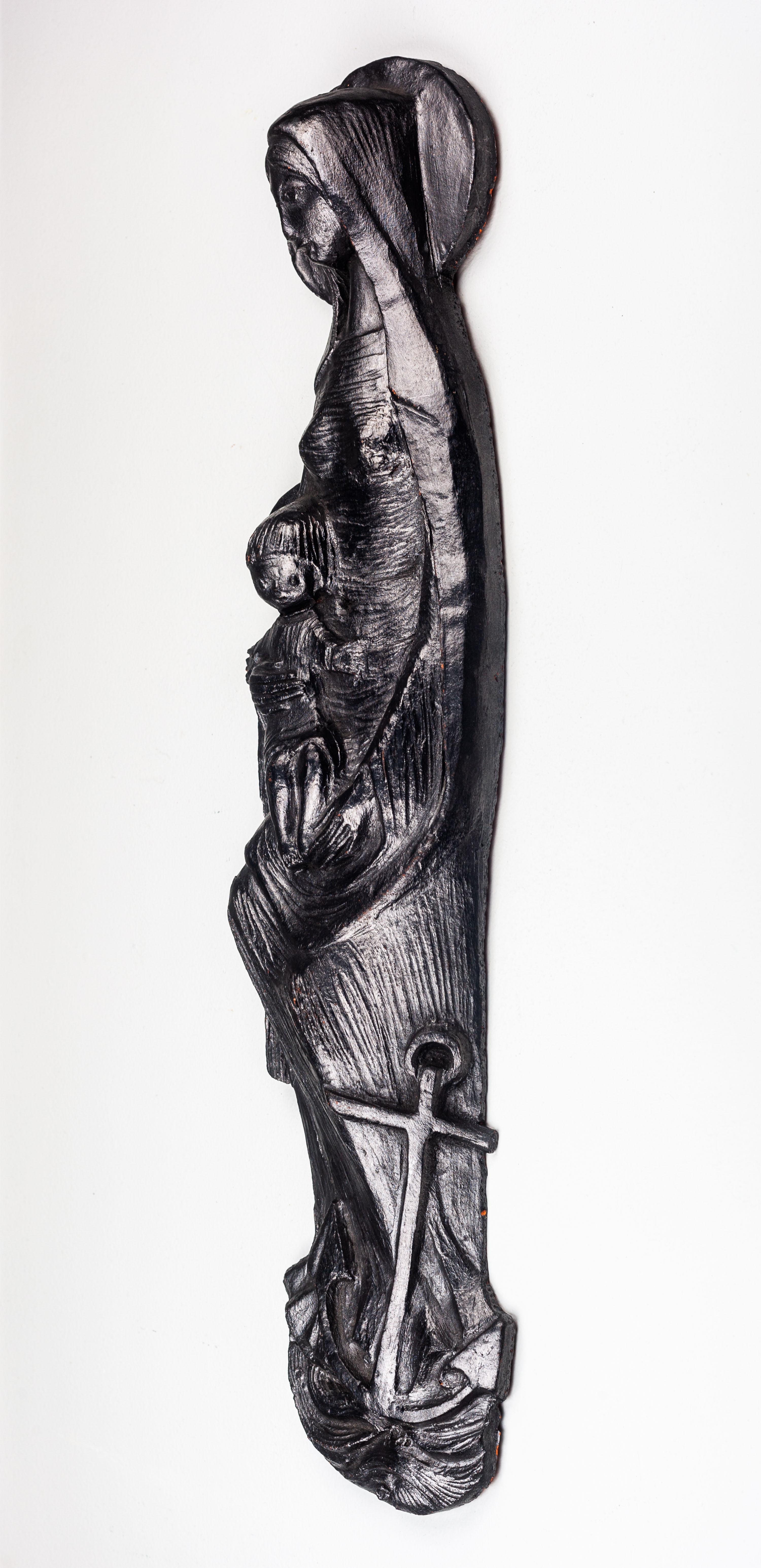 22-Zoll-Wanddekoration aus schwarzer Keramik - Jungfrau Maria mit Anker inmitten der Wellen im Angebot 2