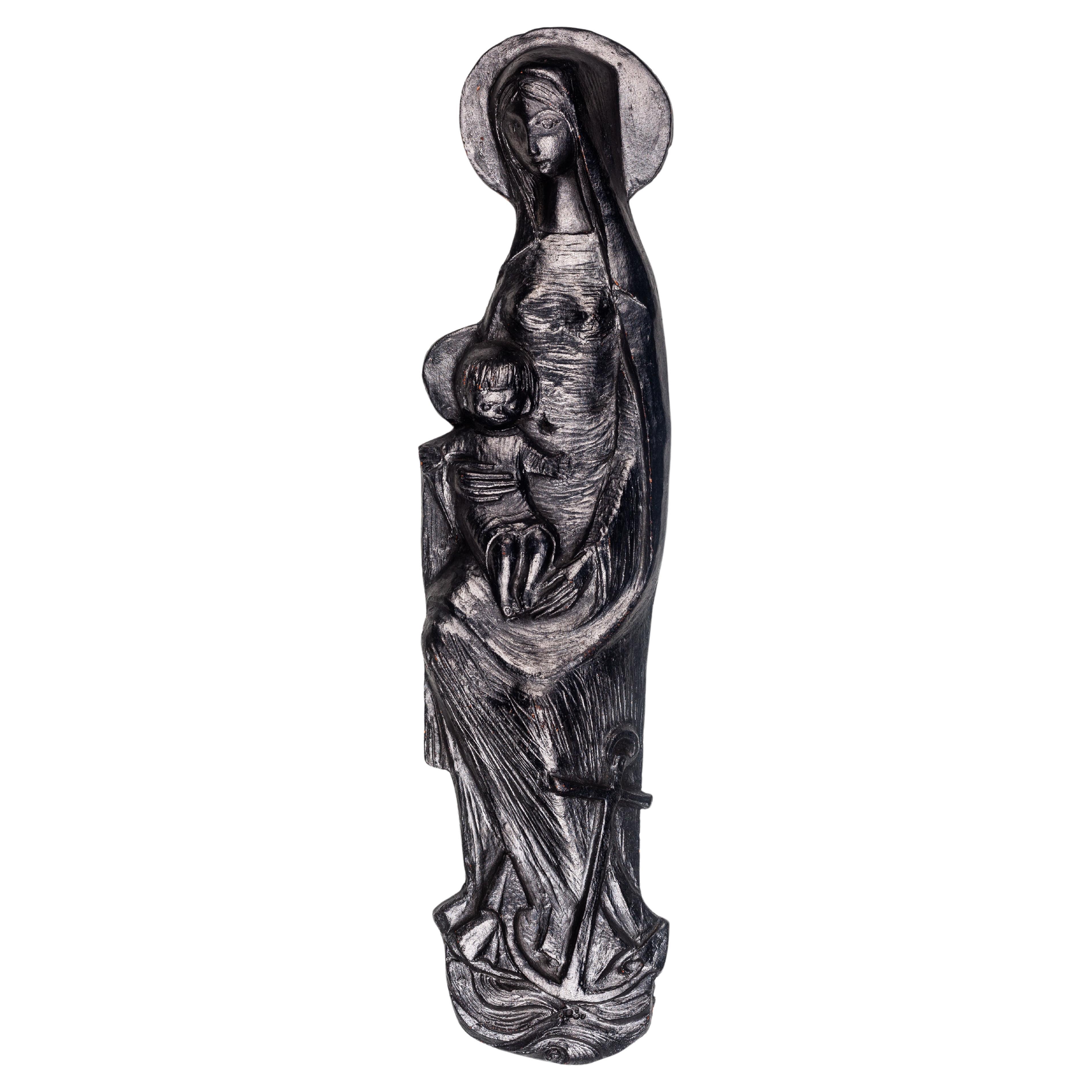 22-Zoll-Wanddekoration aus schwarzer Keramik - Jungfrau Maria mit Anker inmitten der Wellen im Angebot