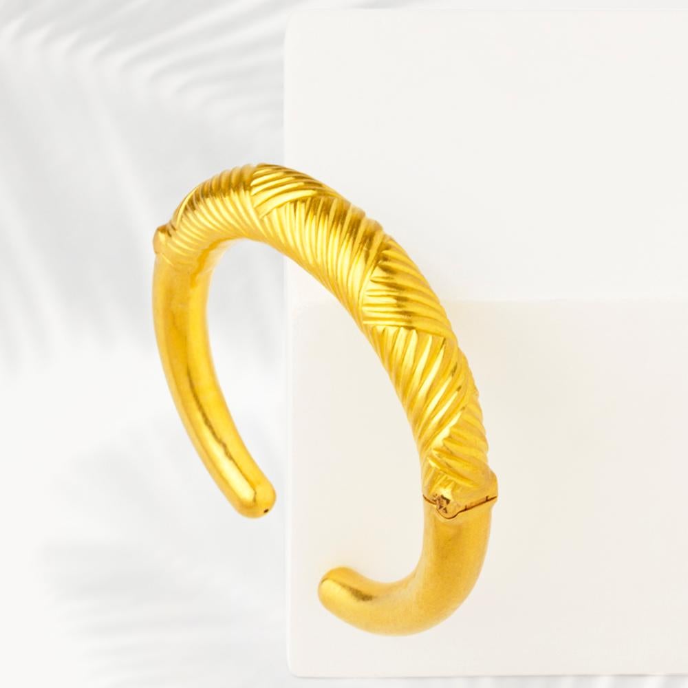 22 K Gold Hammered Tapered form Greek Inspired Crab Bracelet In New Condition In Istanbul, TR