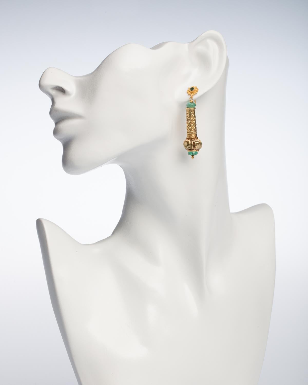 22 Karat Gold and Emerald Earrings by Deborah Lockhart Phillips In Excellent Condition For Sale In Nantucket, MA