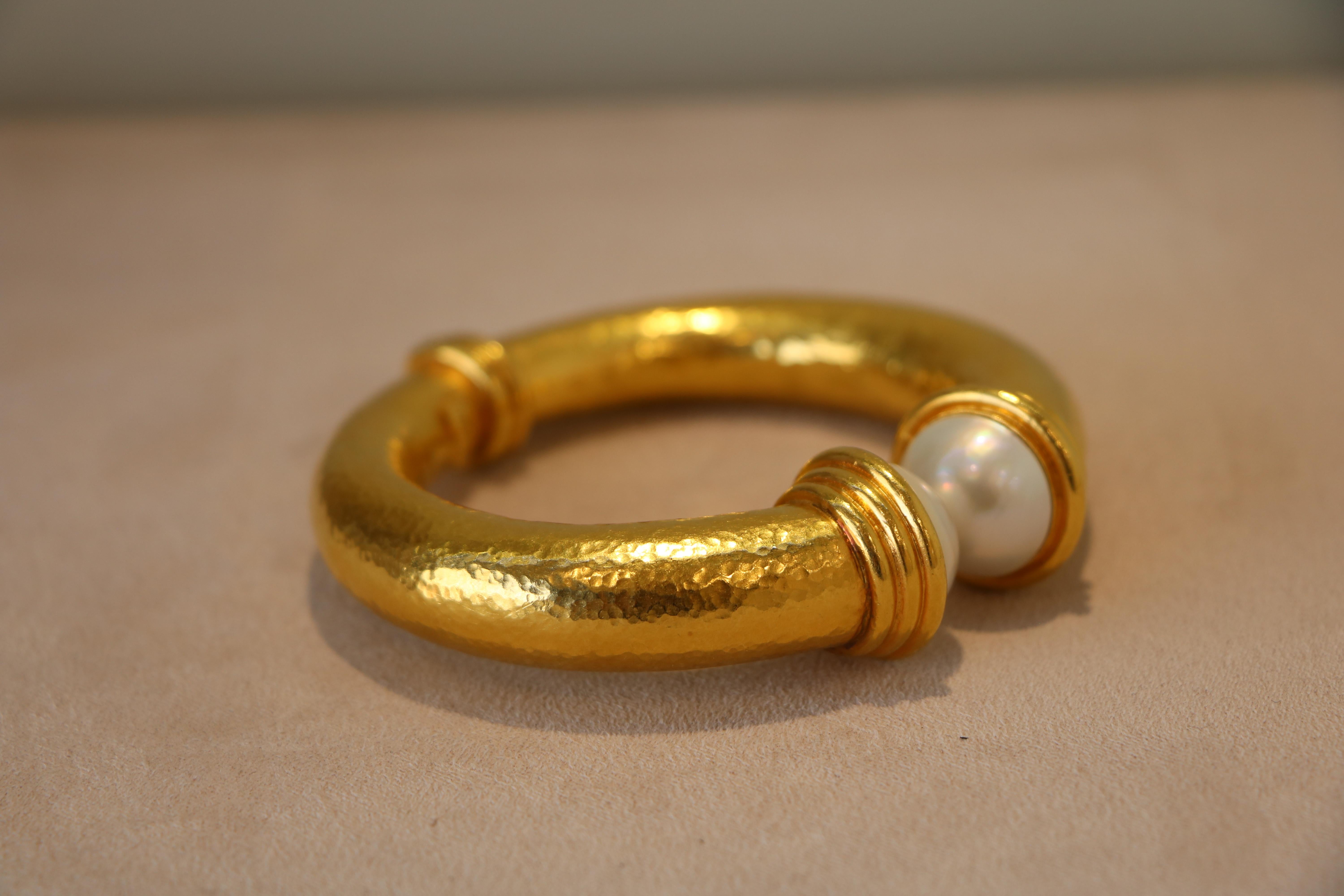 Taglio rotondo Bracciale in oro 22 carati del marchio Zolotas Jewelry in vendita